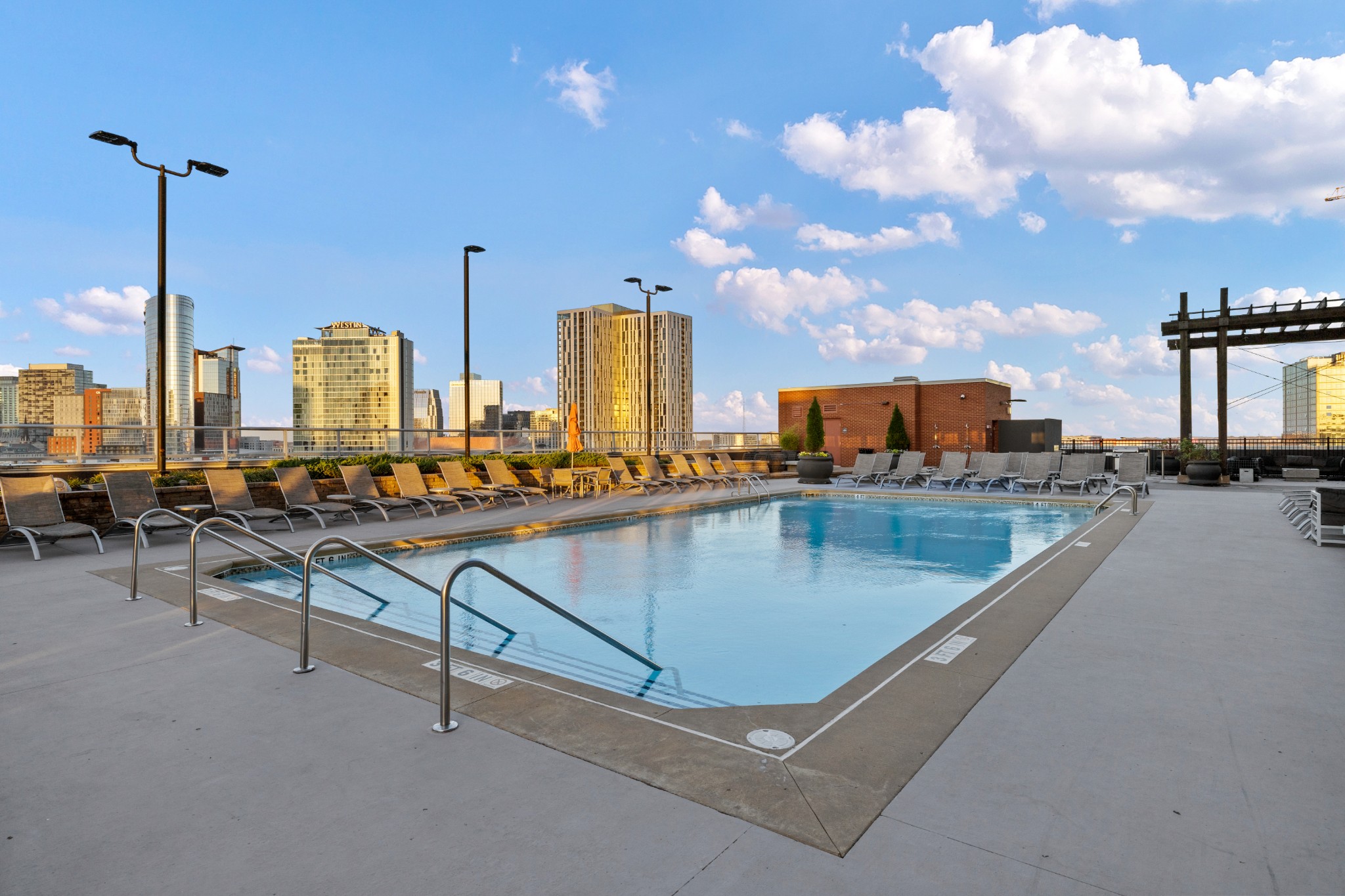 600 12th Ave, S Unit: 1914
