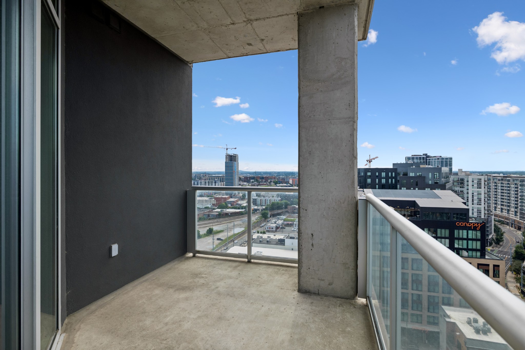 600 12th Ave, S Unit: 1914