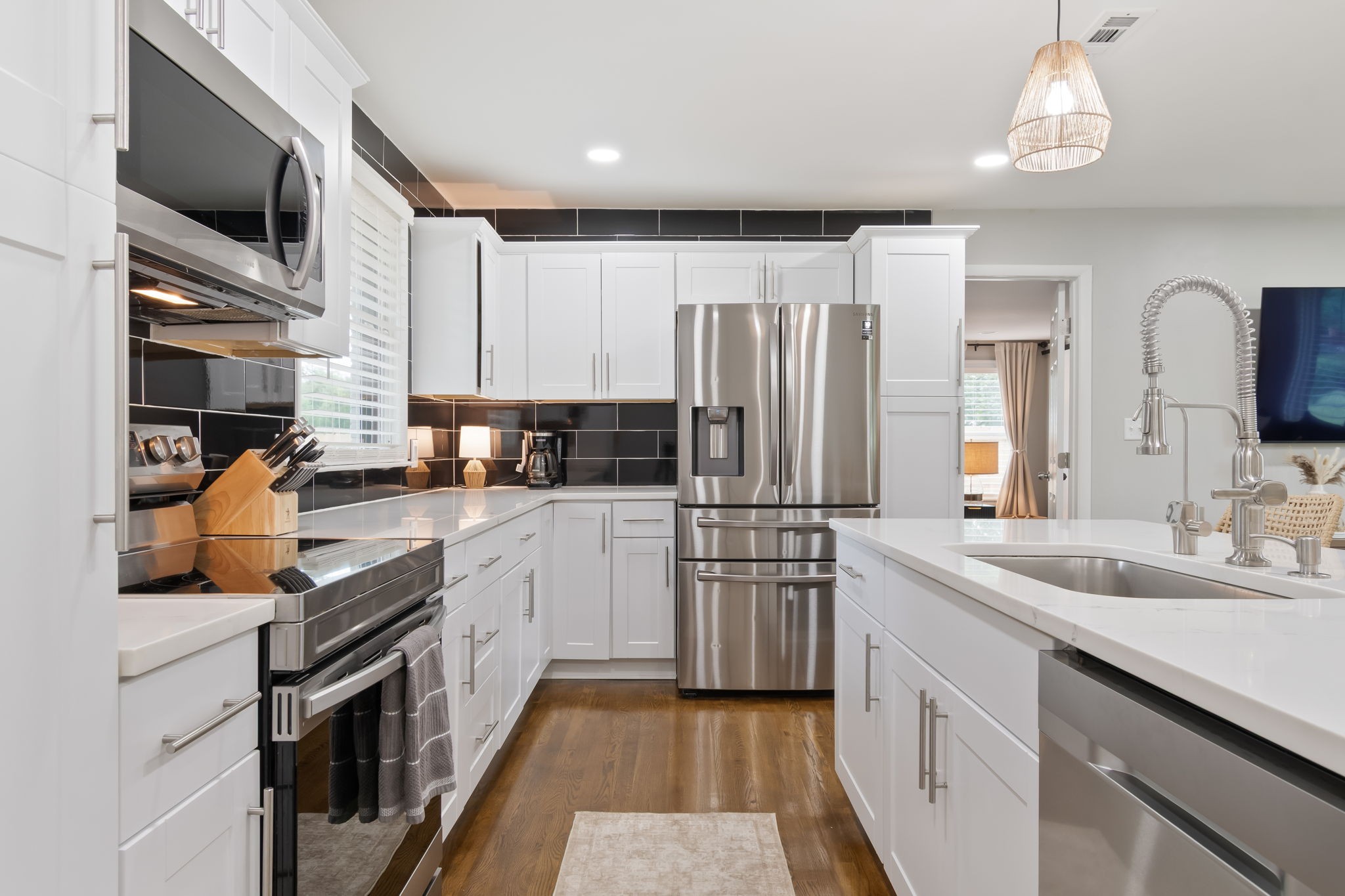 405 Lynn Dr