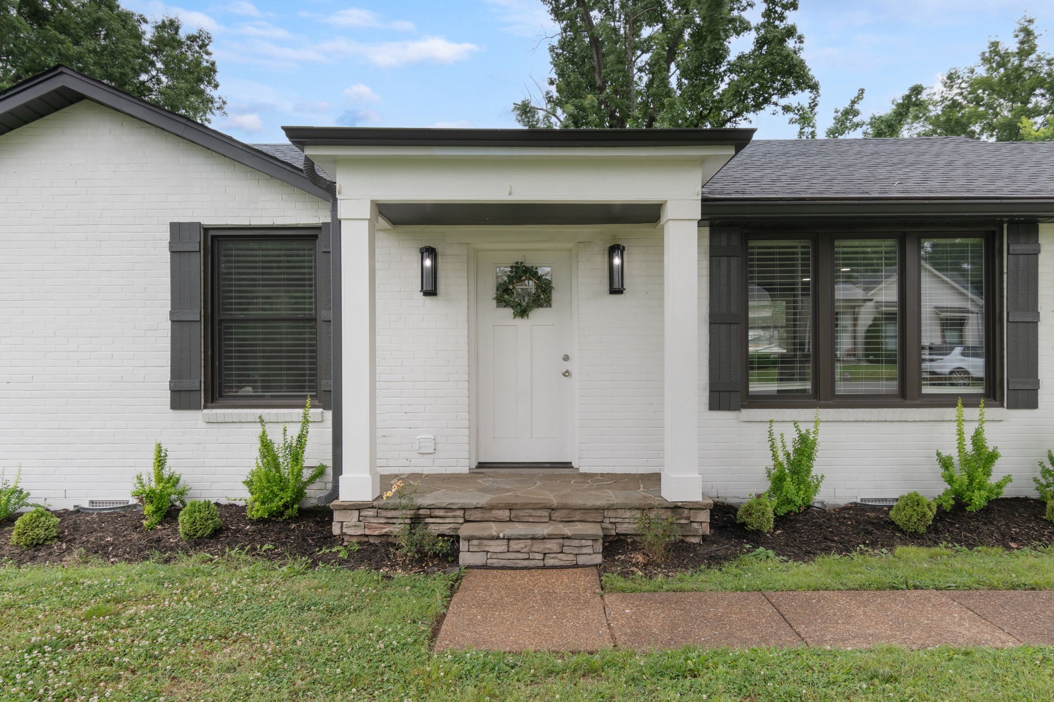 405 Lynn Dr
