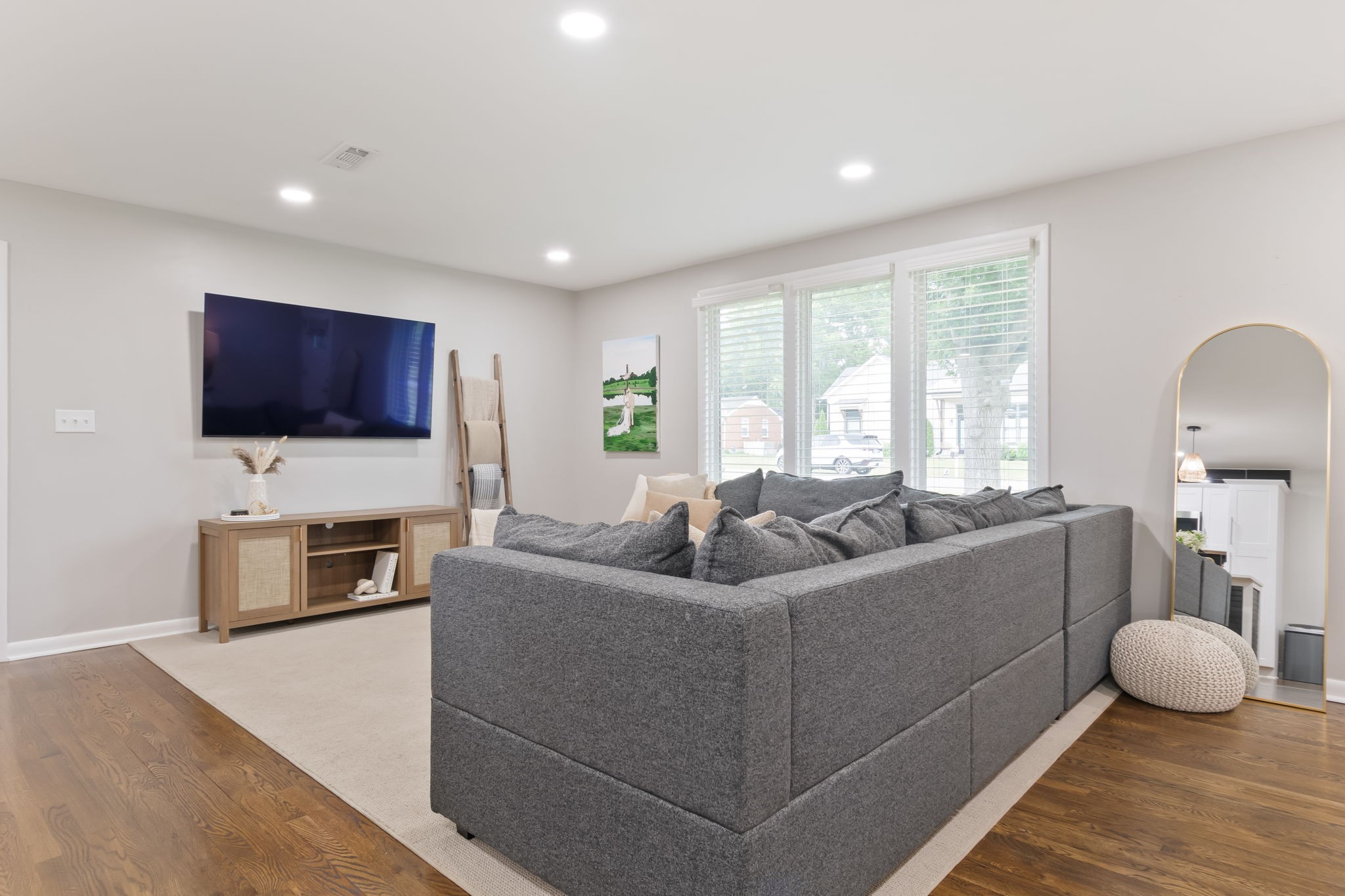 405 Lynn Dr