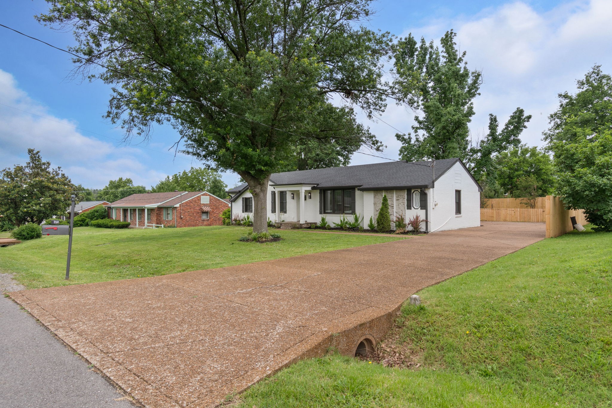 405 Lynn Dr