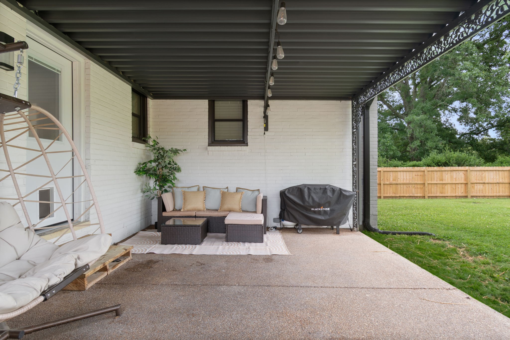 405 Lynn Dr