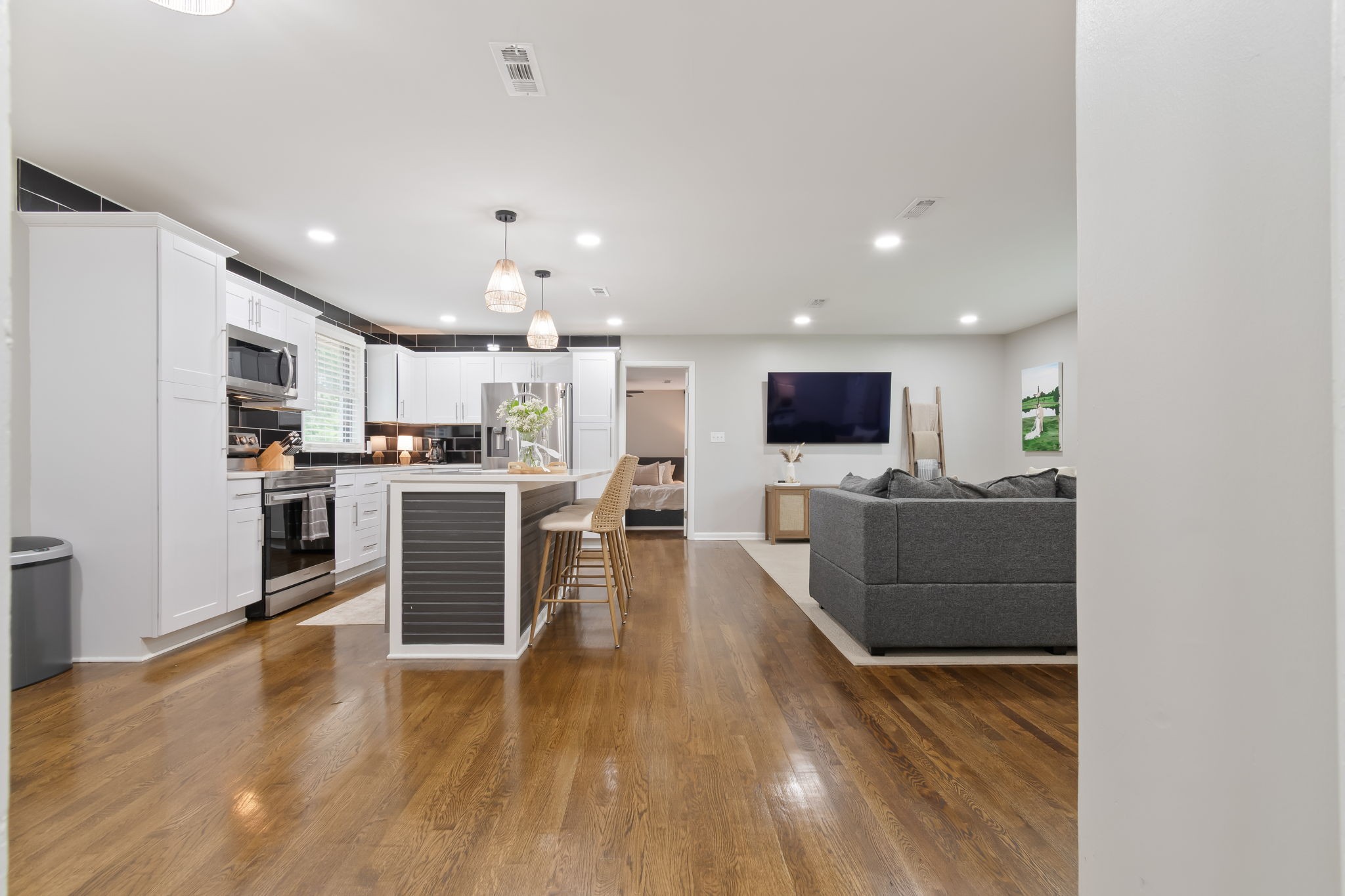 405 Lynn Dr
