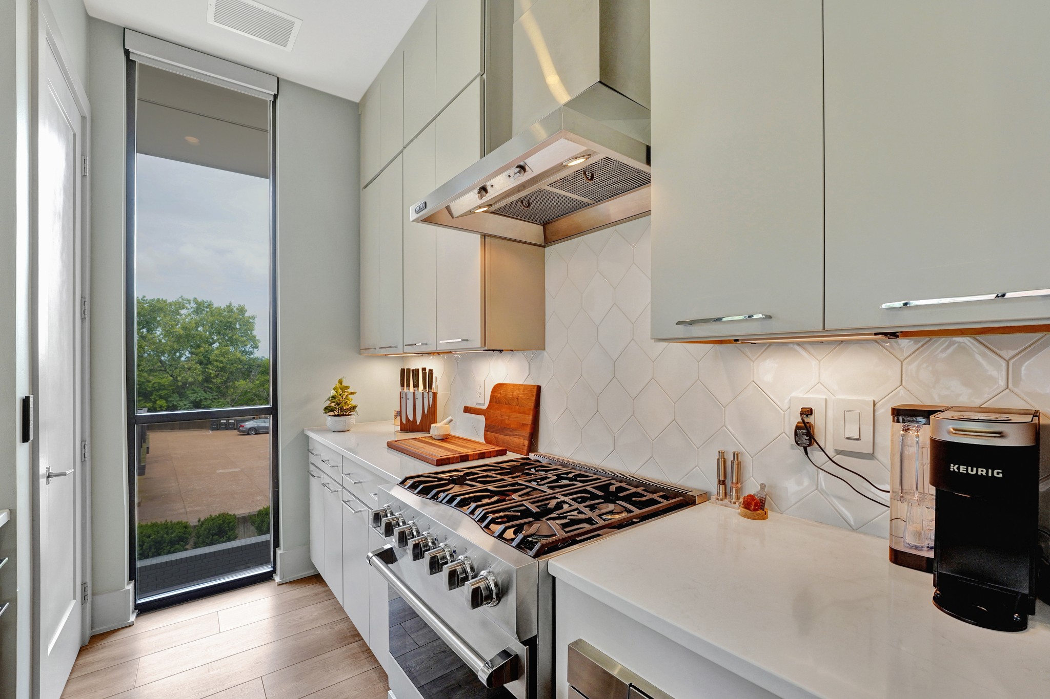 204 Acklen Park Dr Unit: 101