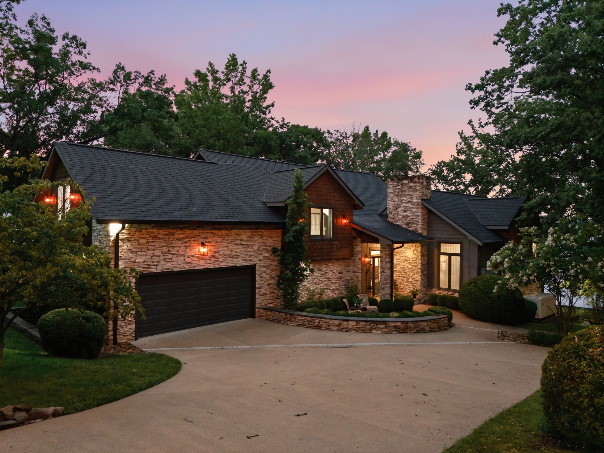 934 Gay Winds Drive