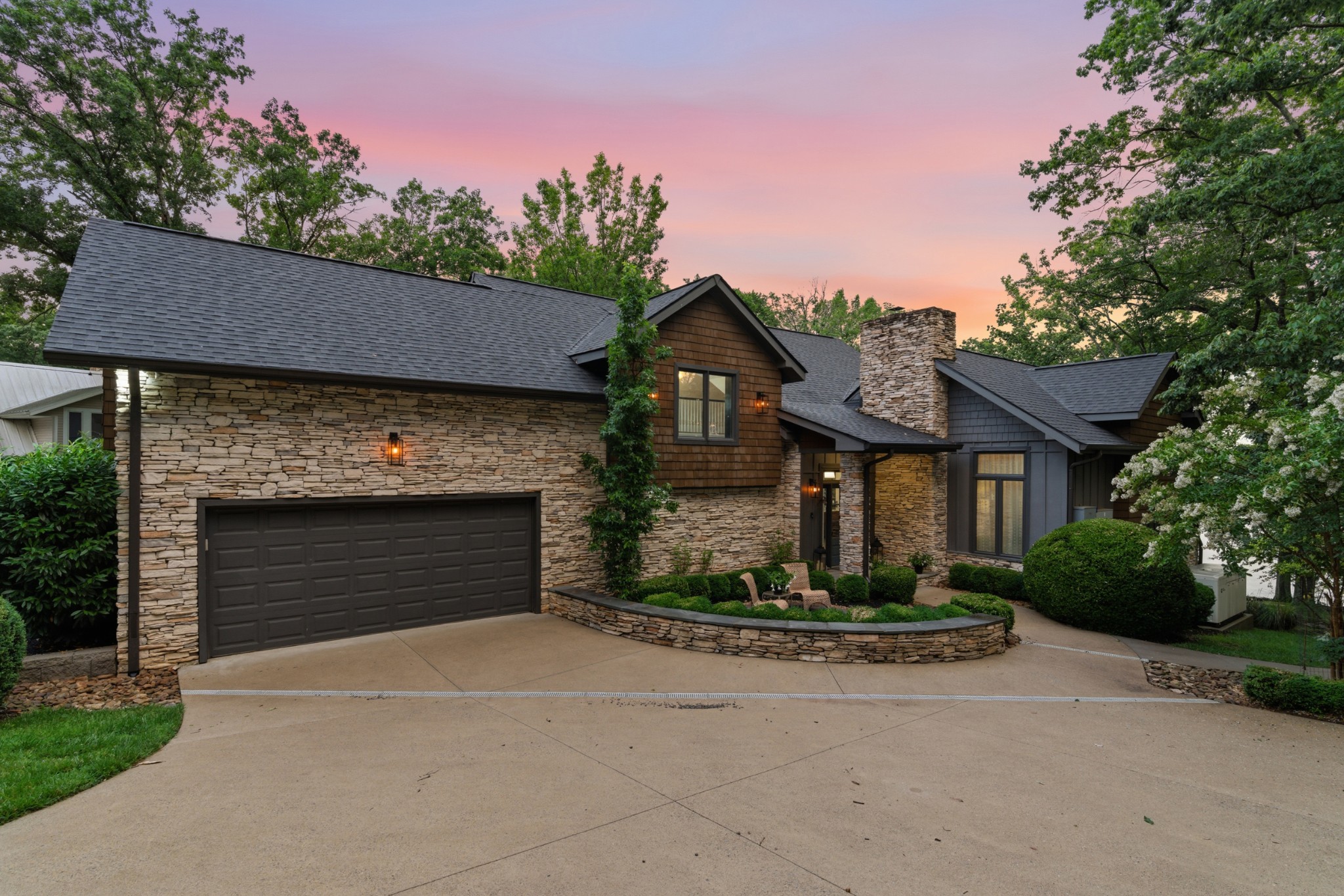 934 Gay Winds Drive