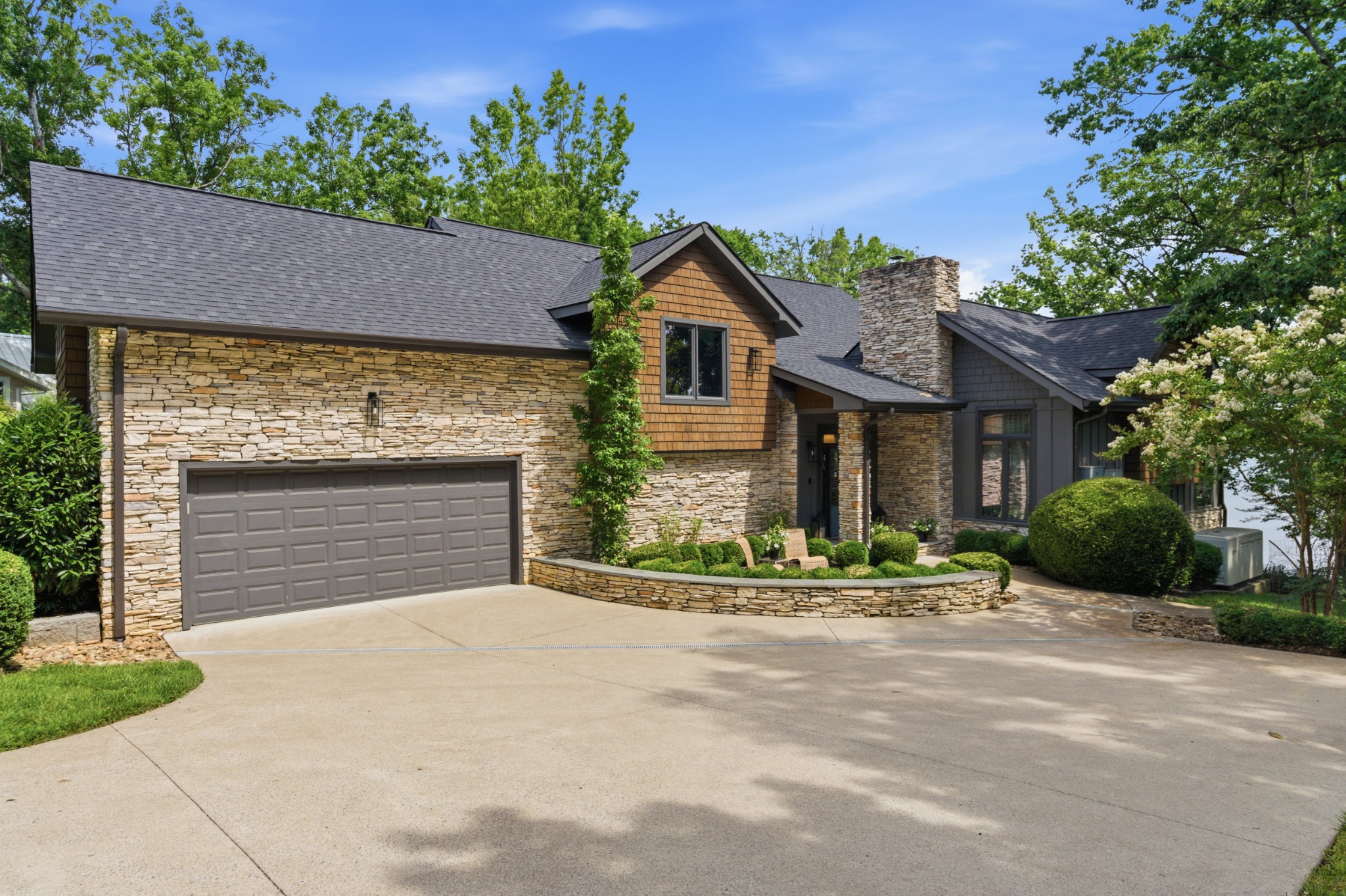 934 Gay Winds Drive
