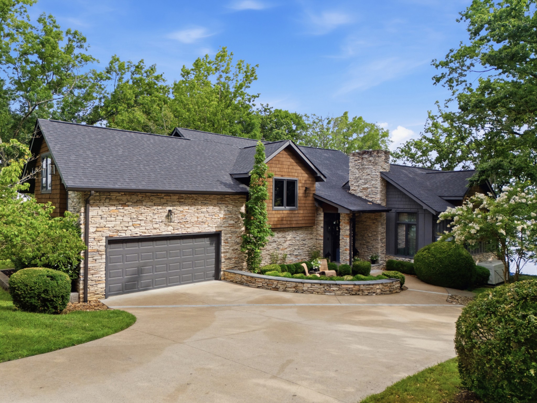 934 Gay Winds Drive