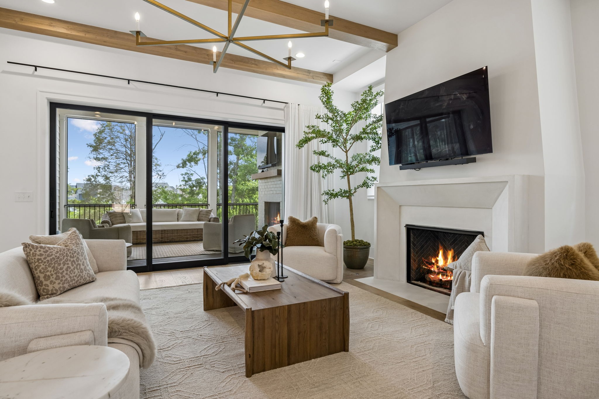 556 Bonaire Ln