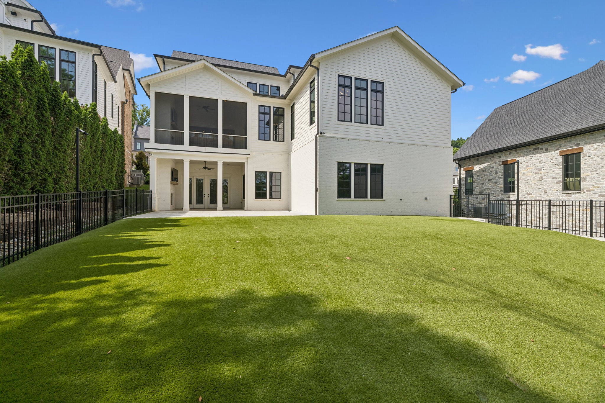 556 Bonaire Ln