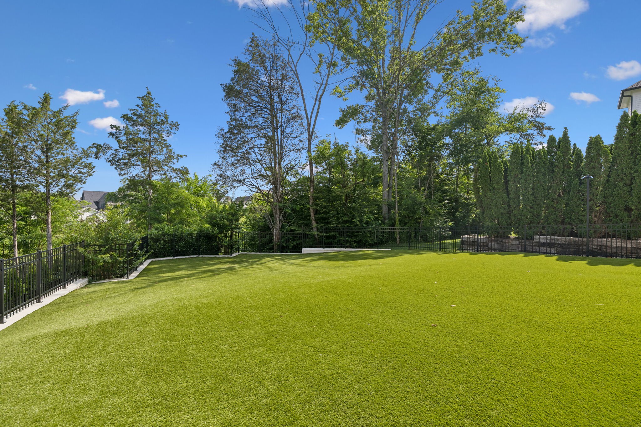 556 Bonaire Ln