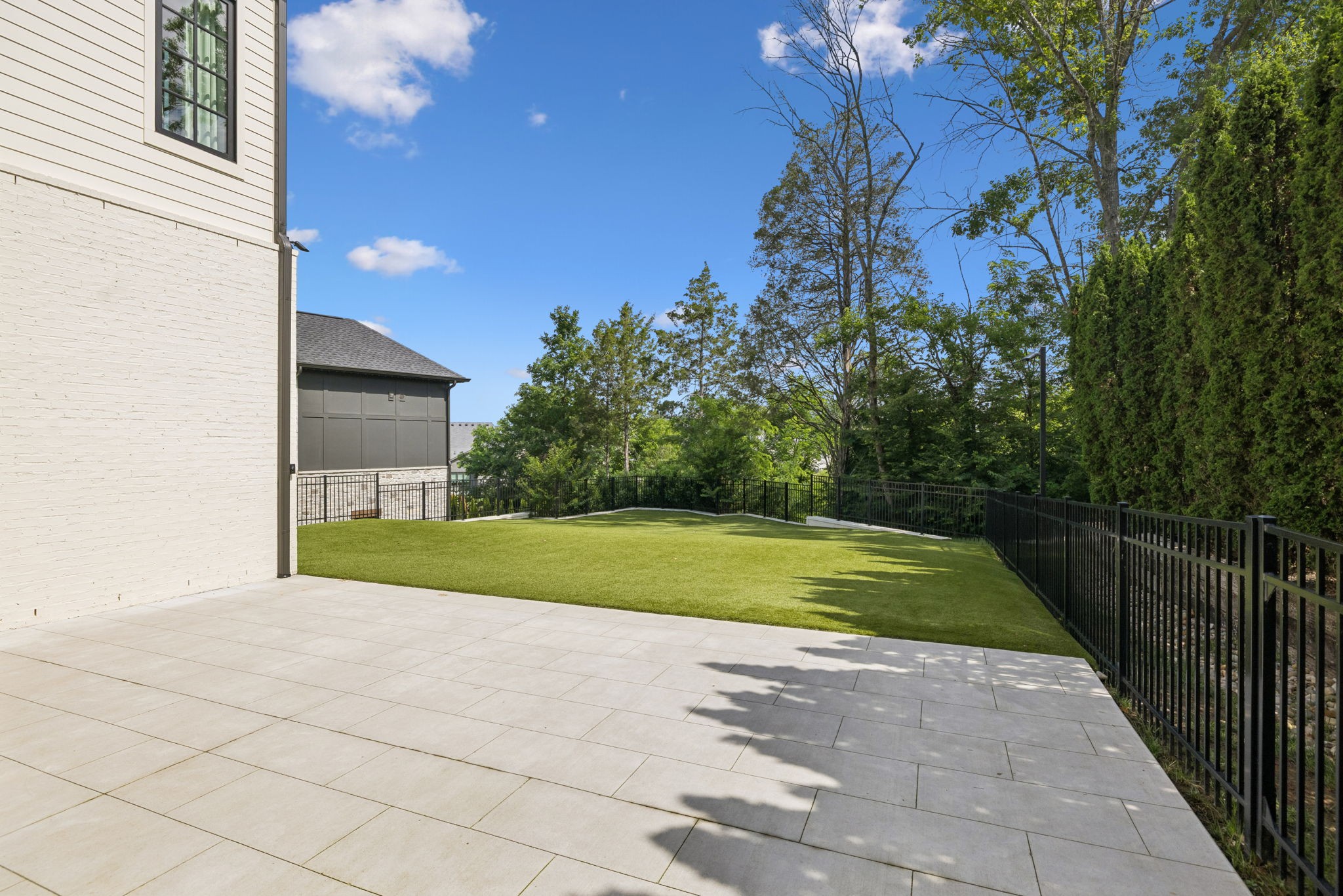 556 Bonaire Ln