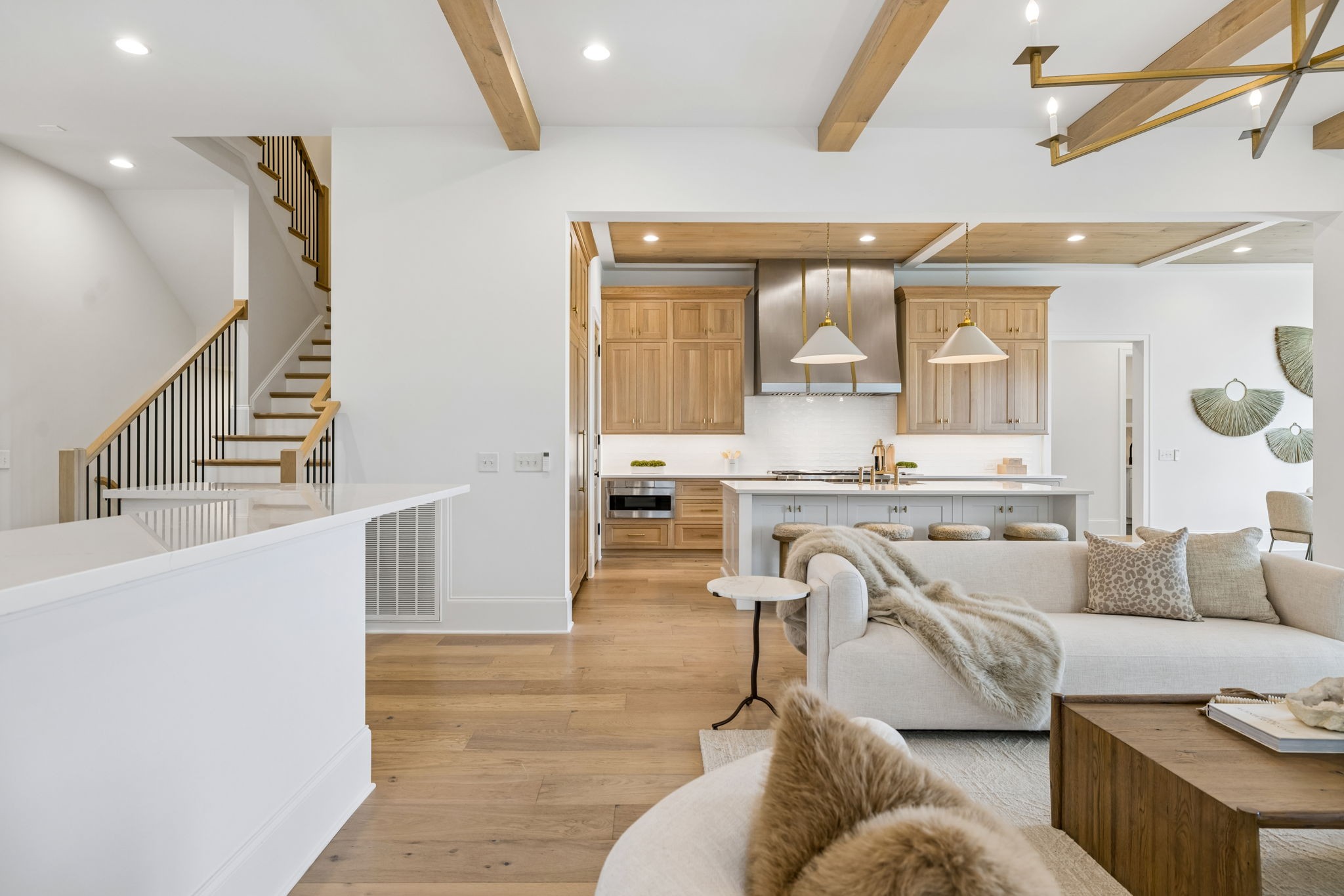 556 Bonaire Ln