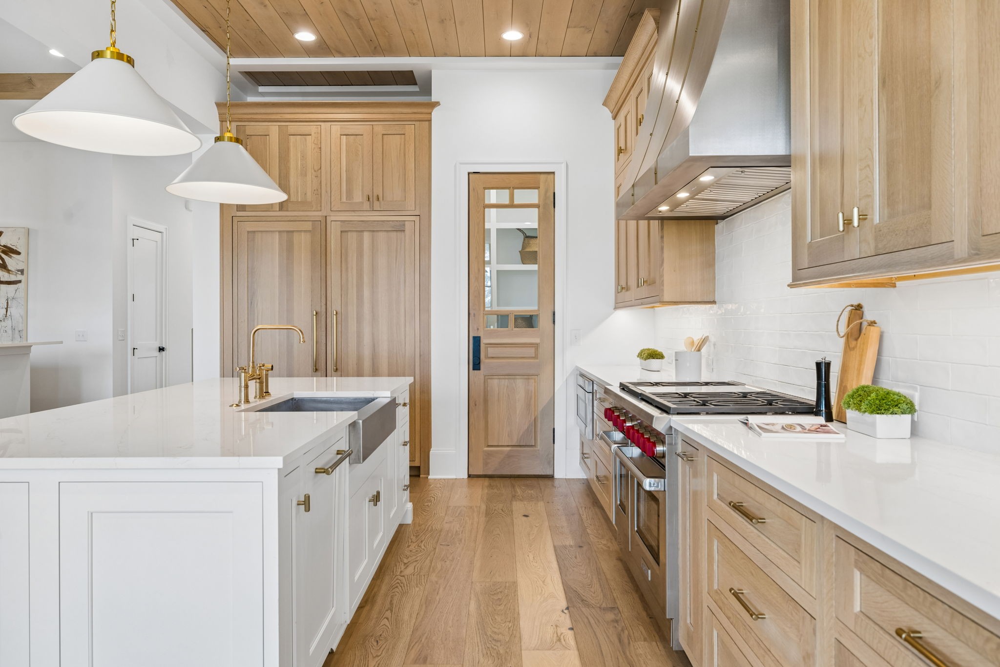 556 Bonaire Ln