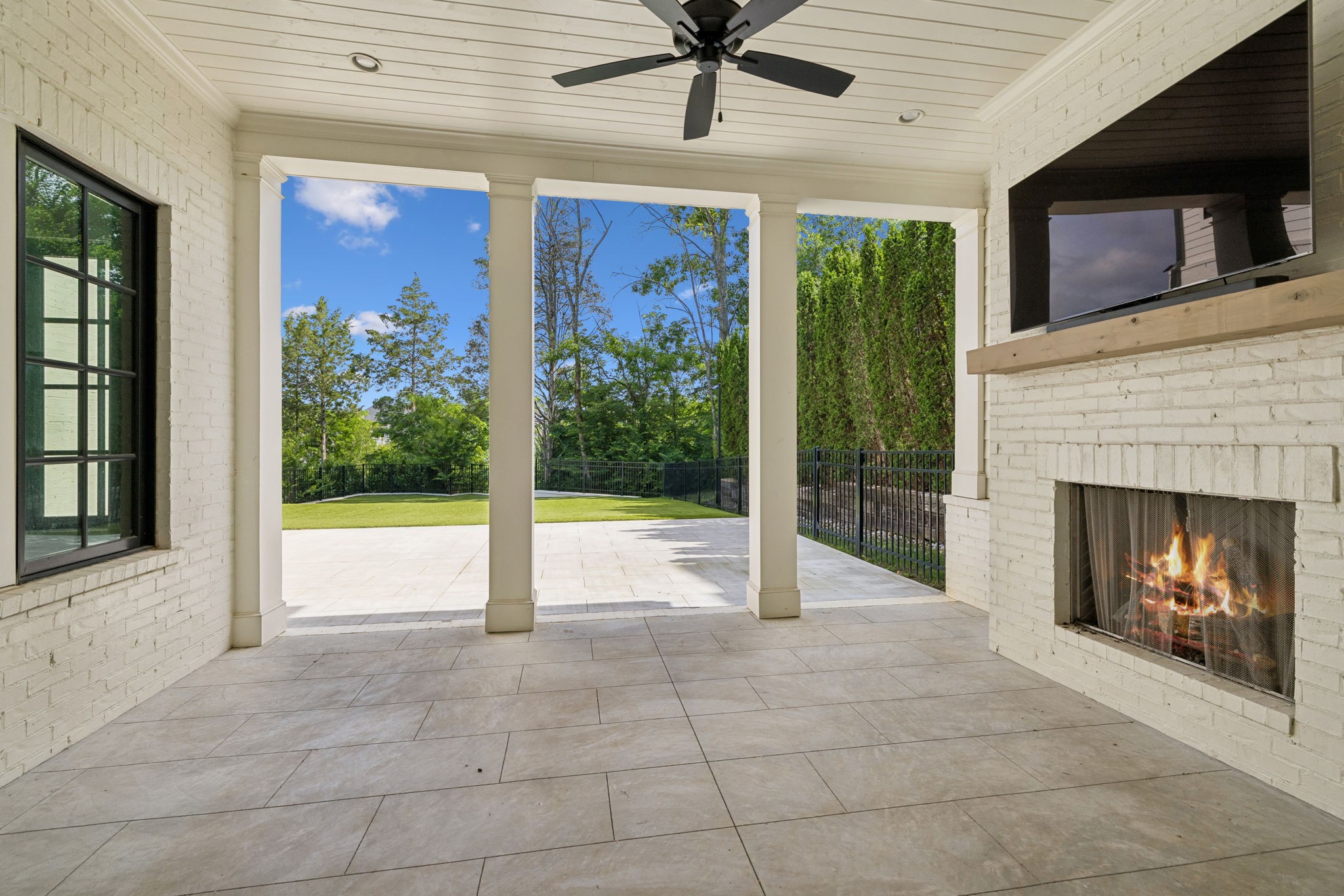 556 Bonaire Ln