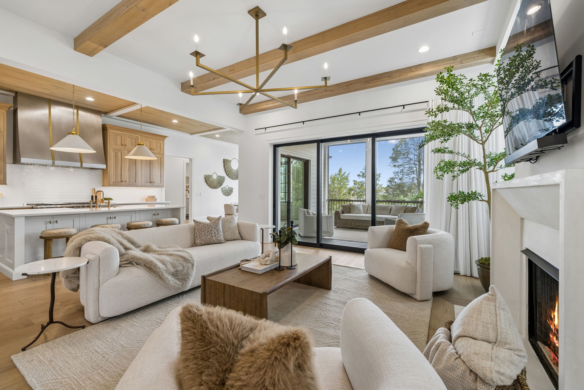 556 Bonaire Ln