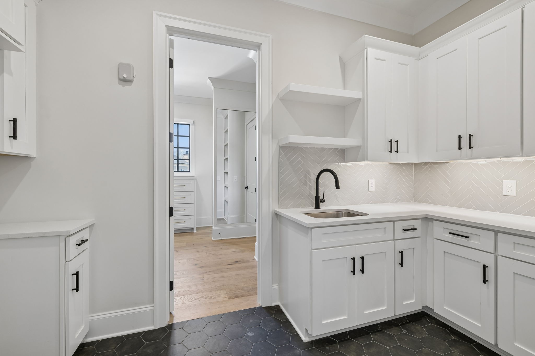 556 Bonaire Ln