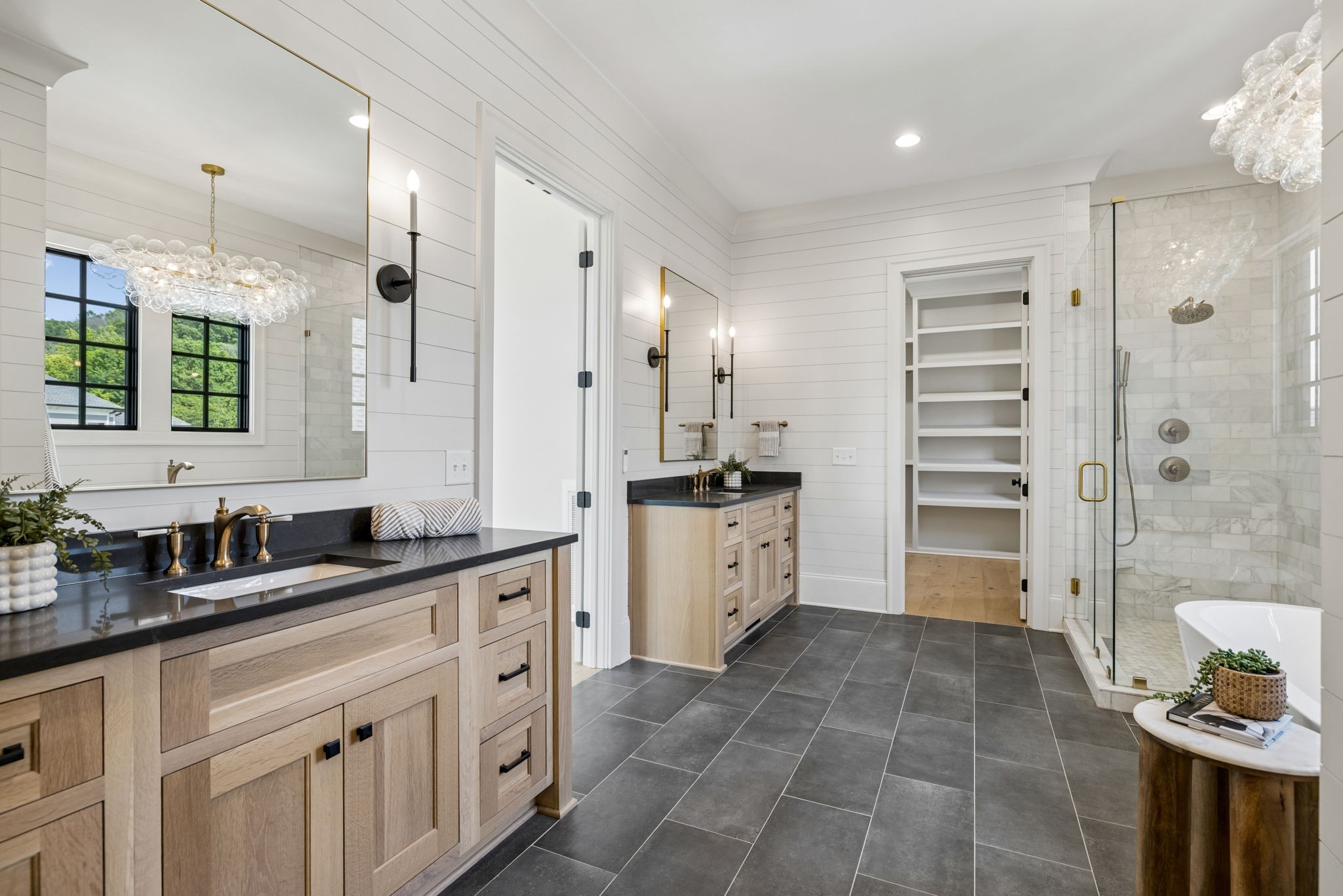 556 Bonaire Ln