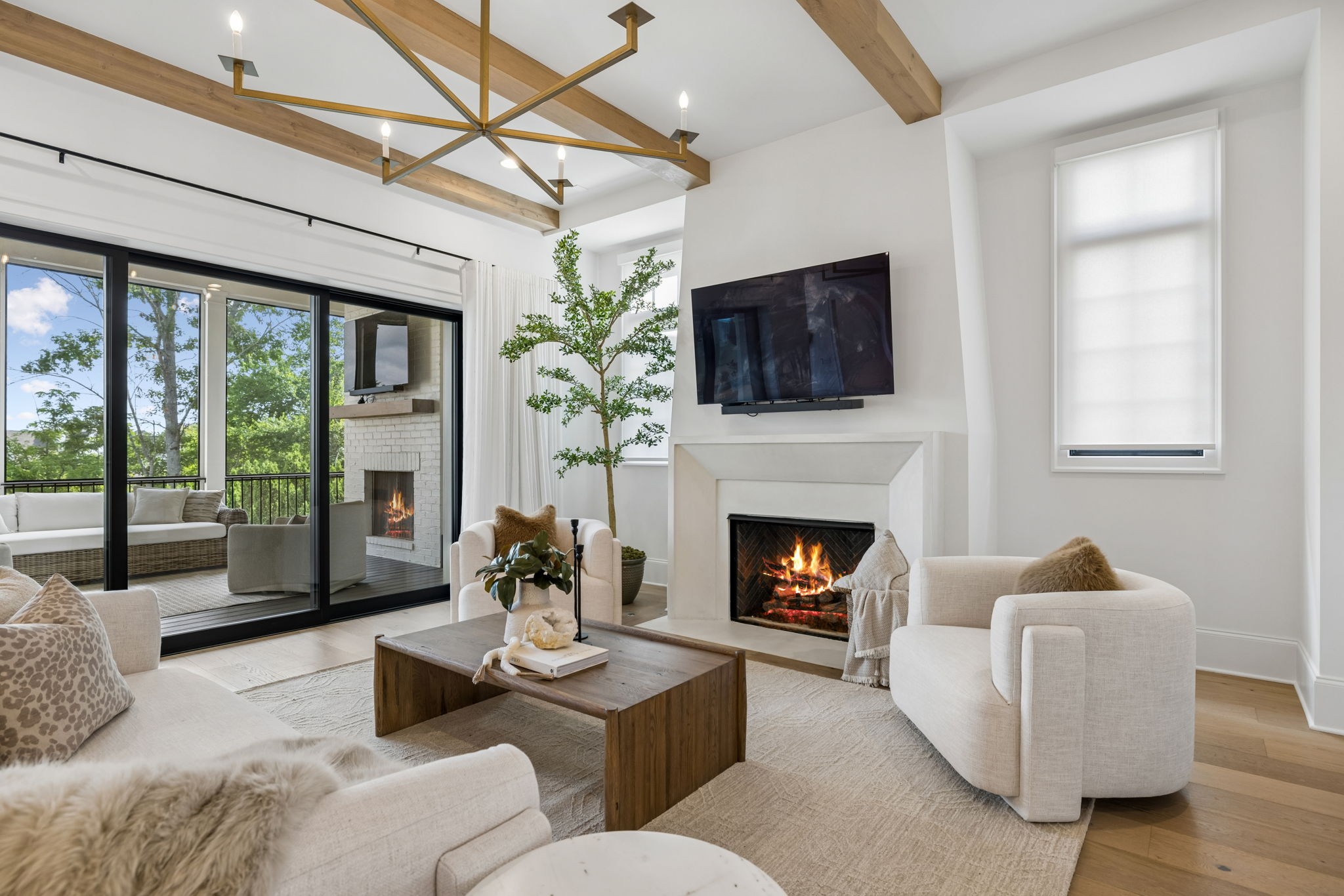 556 Bonaire Ln