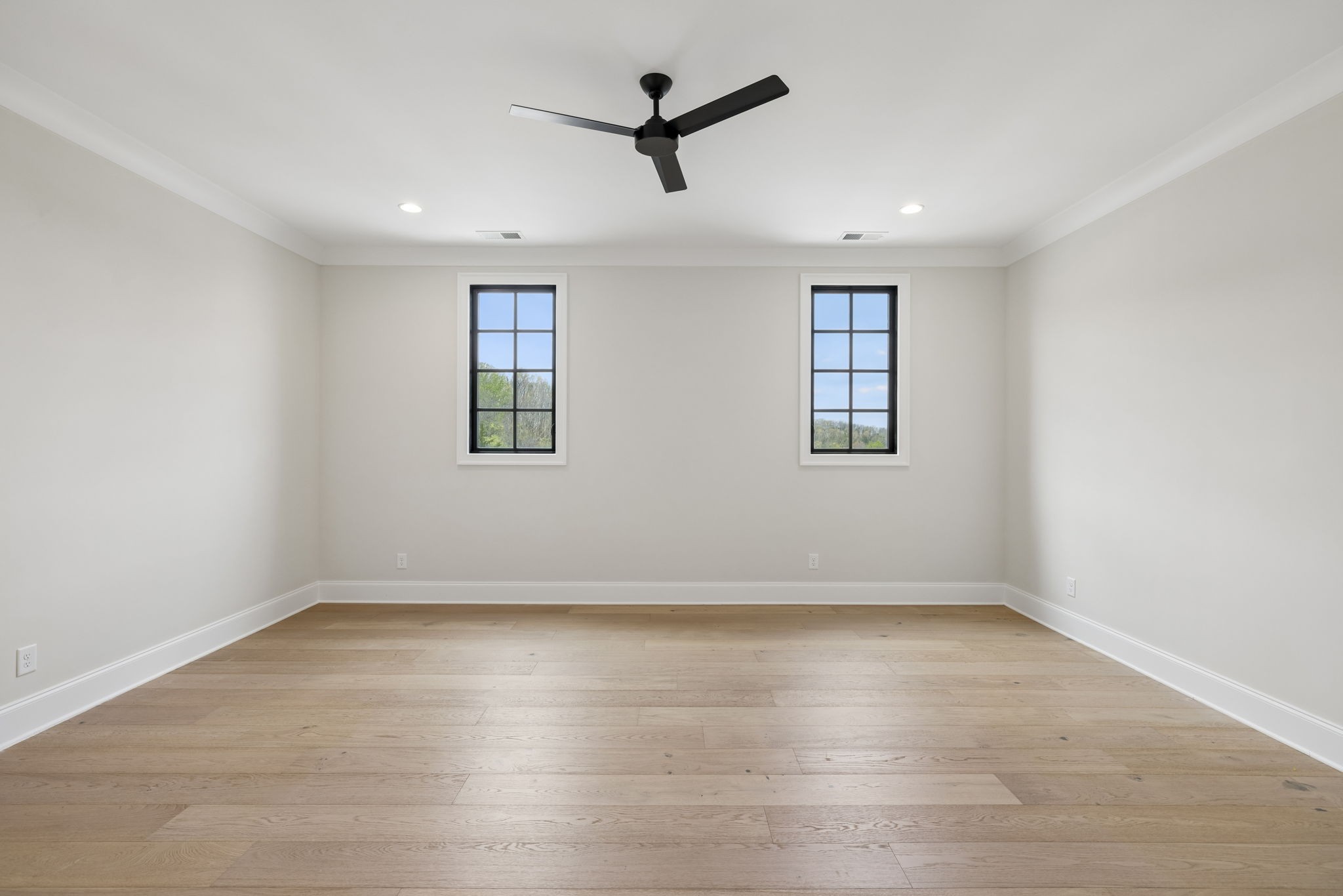 556 Bonaire Ln