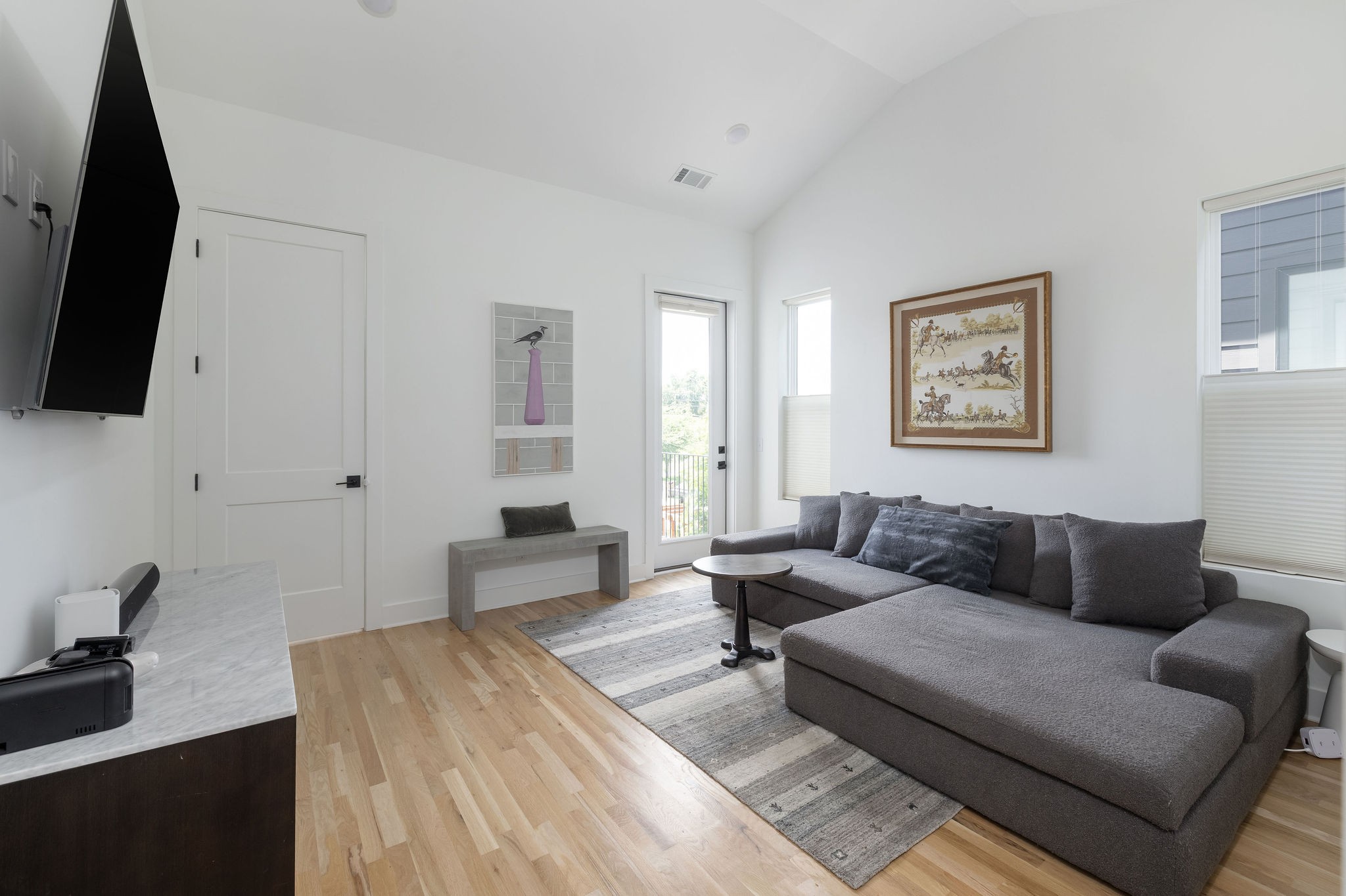 303A Riverside Dr