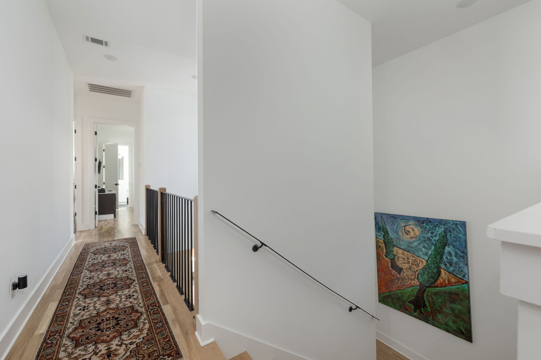 303A Riverside Dr