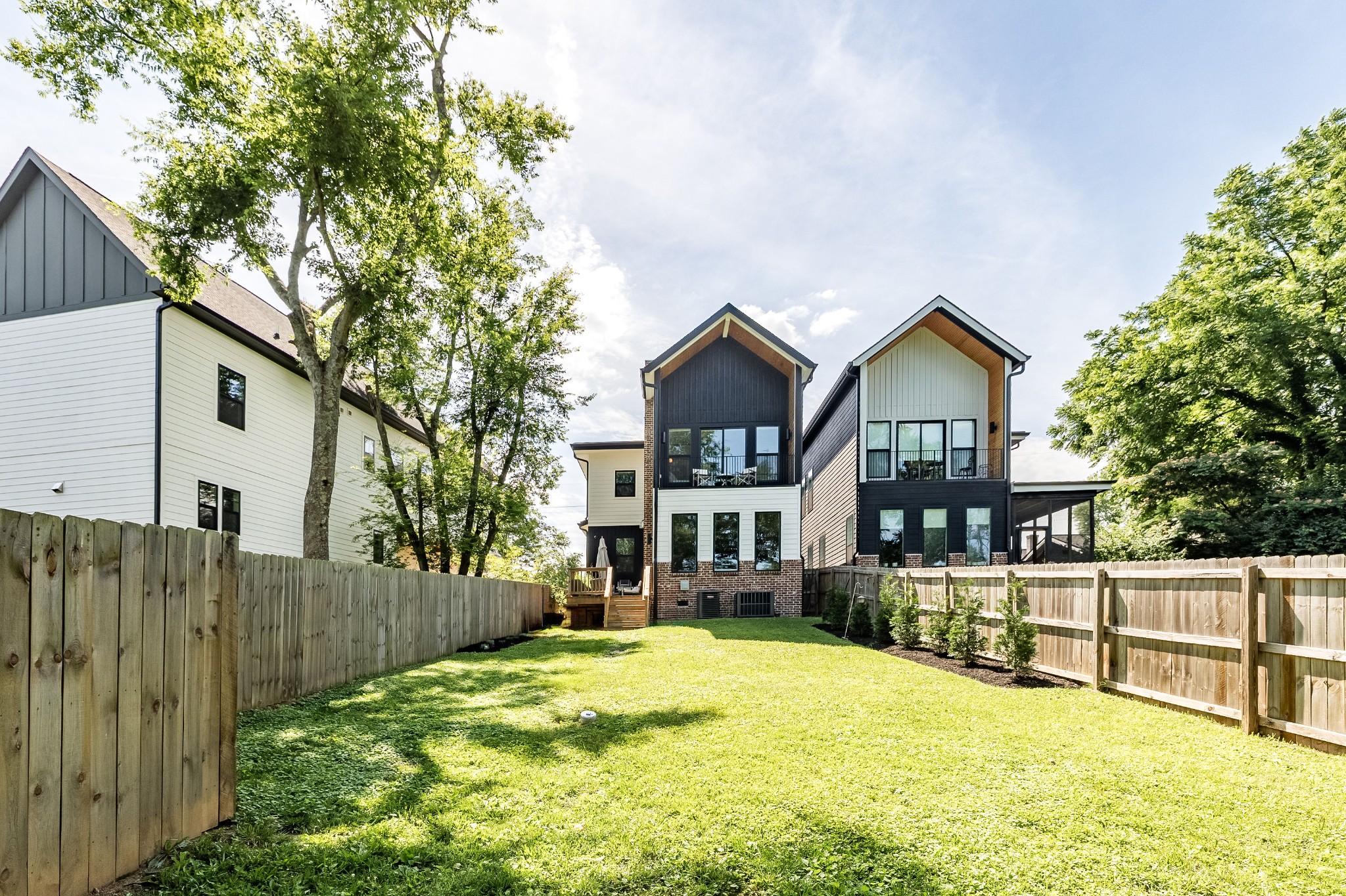 303A Riverside Dr
