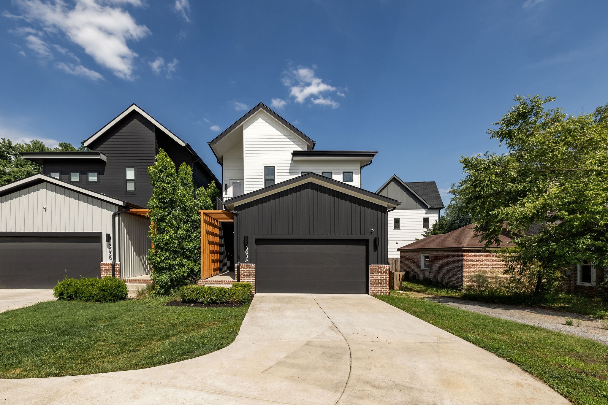 303A Riverside Dr