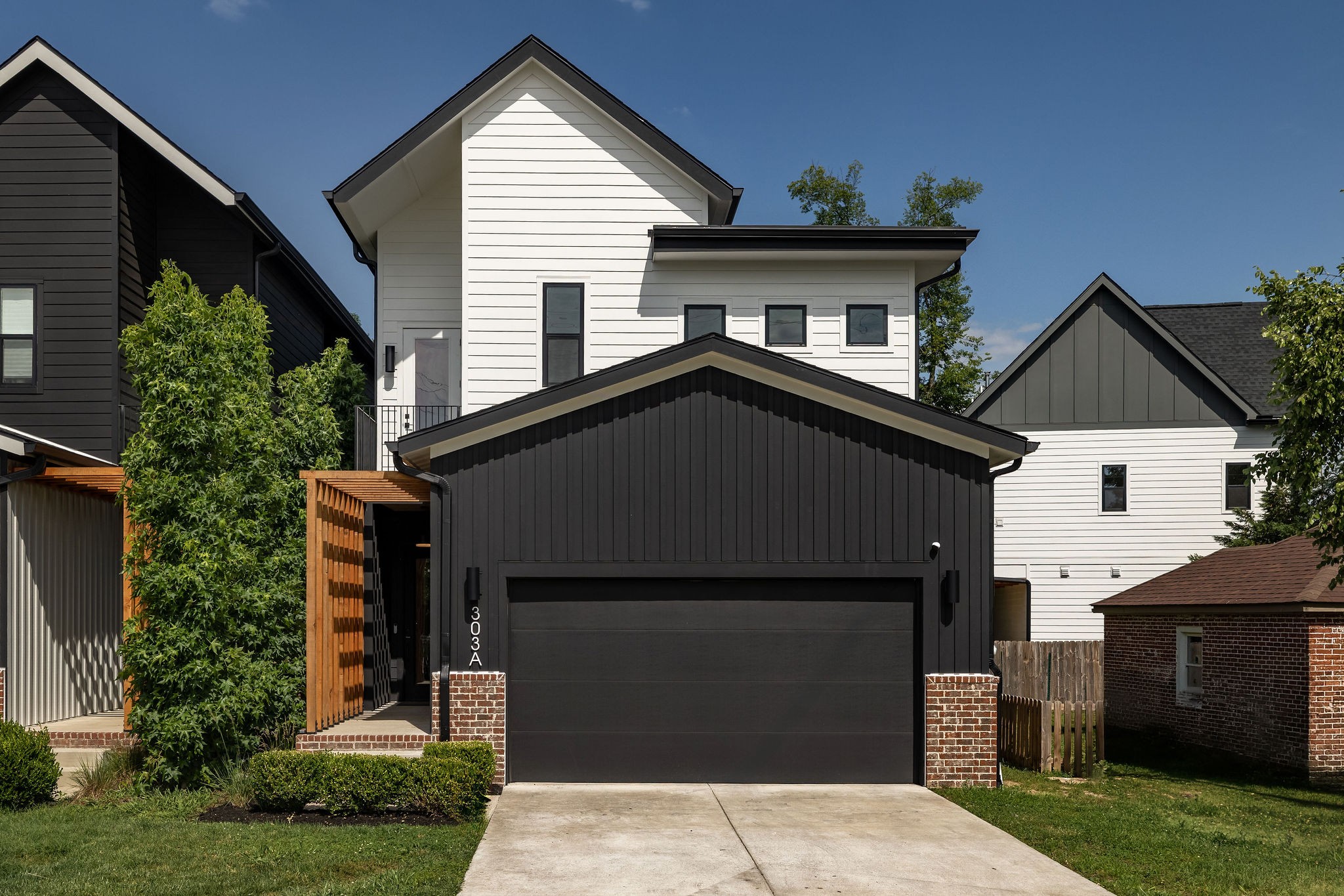 303A Riverside Dr