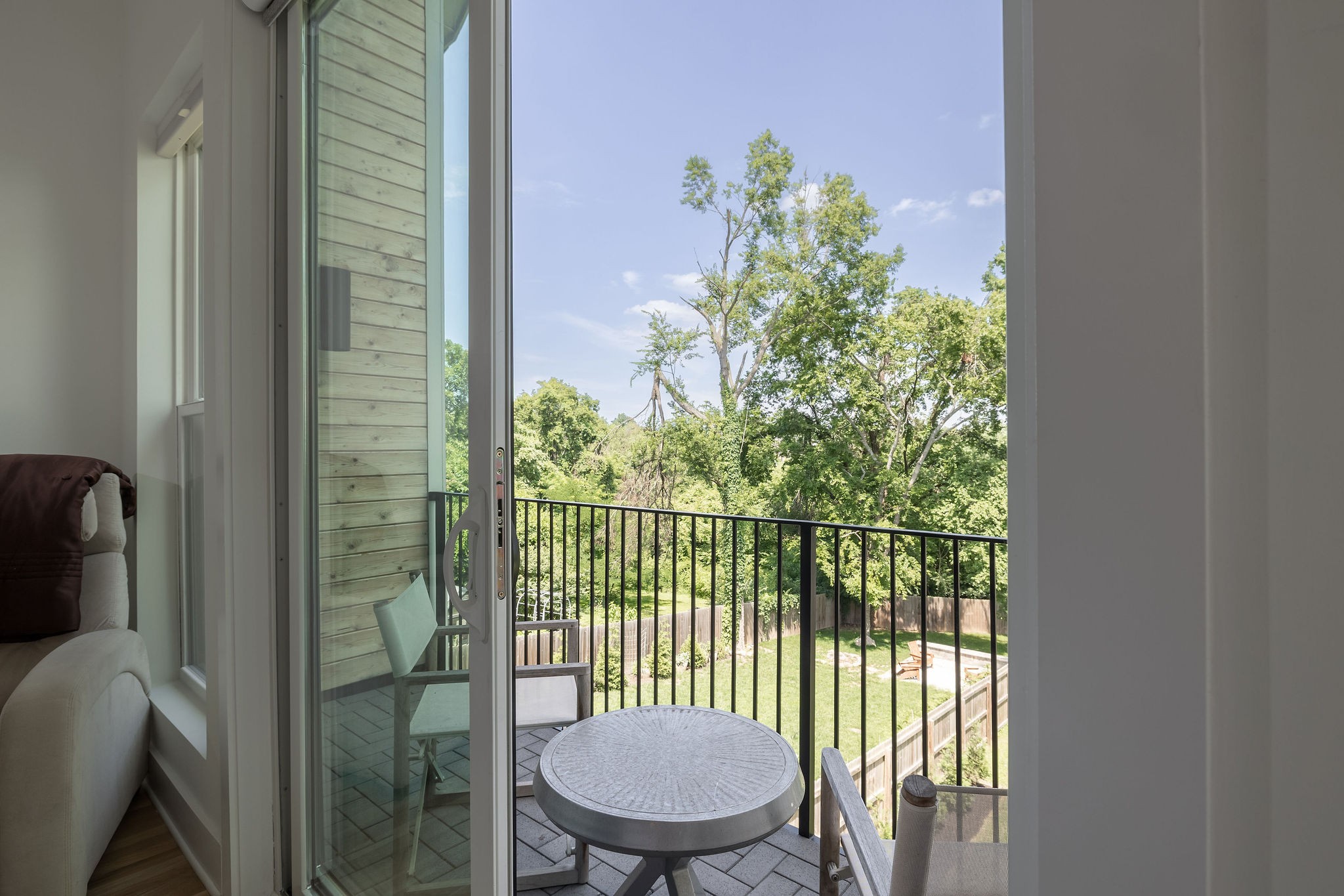 303A Riverside Dr