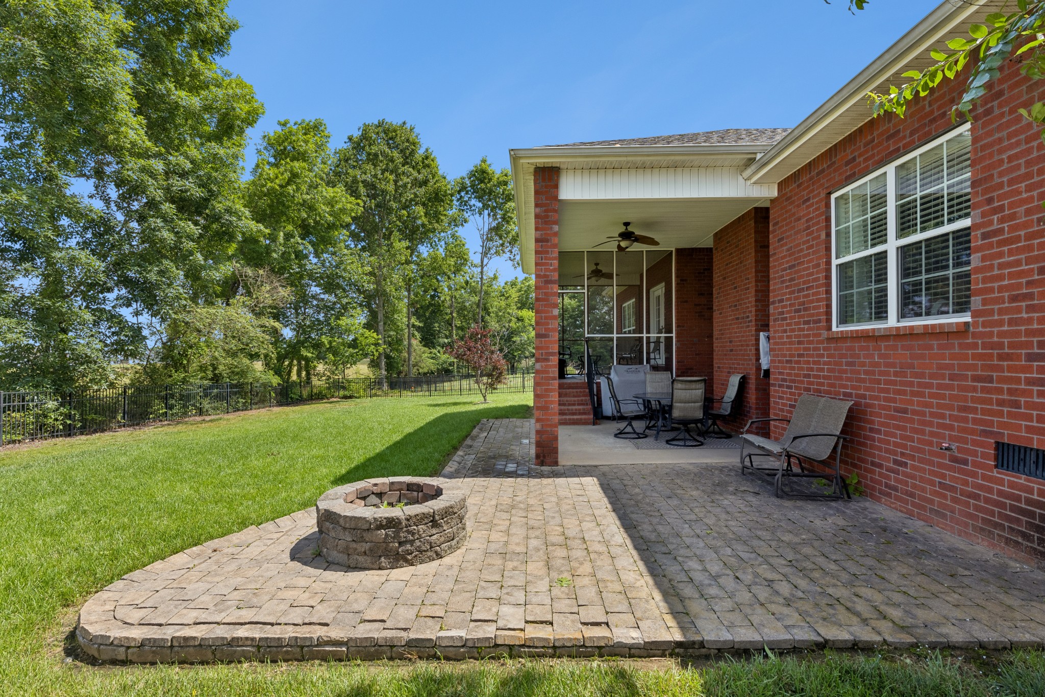 1210 Lila Dr