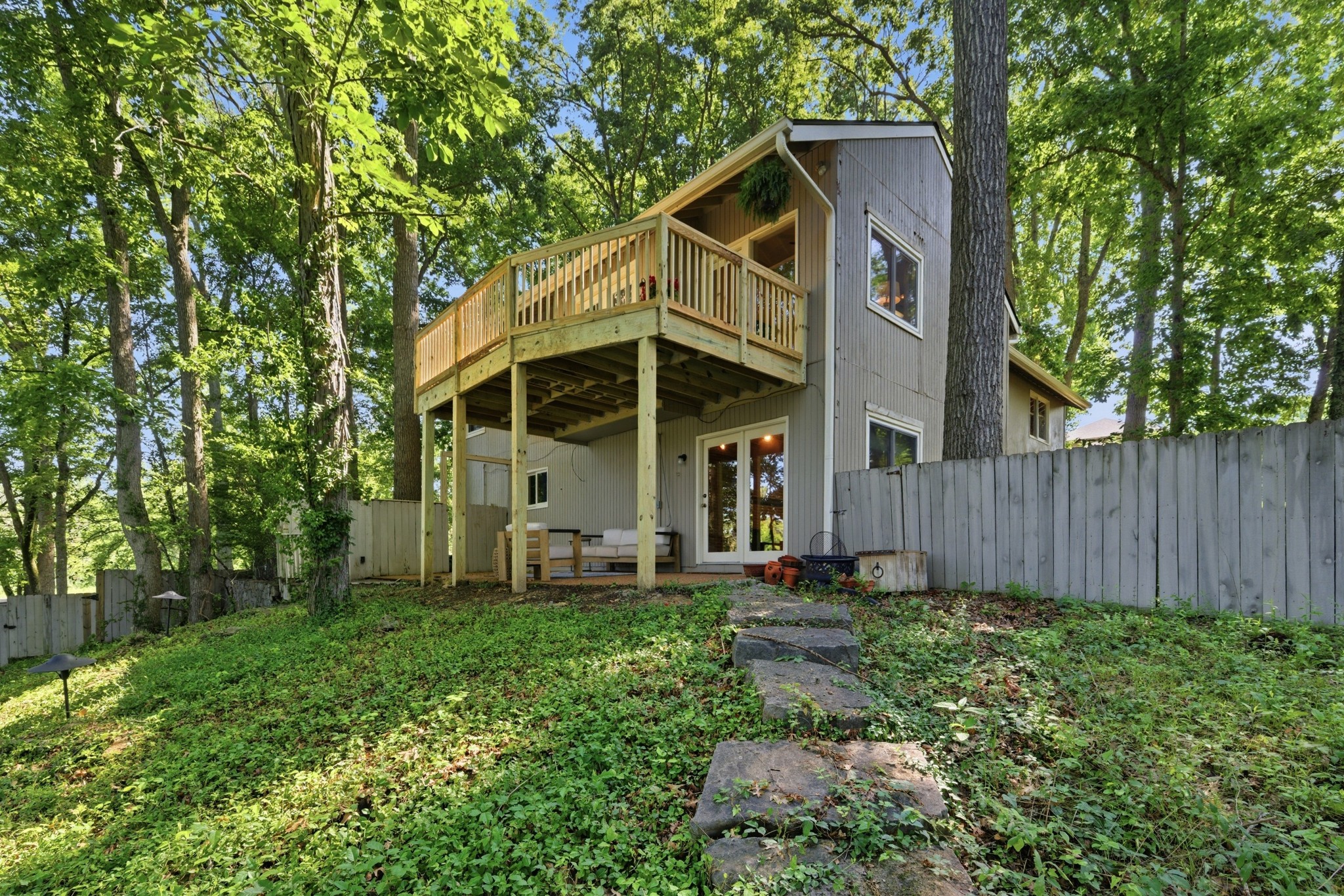 657 Sneed Rd, W