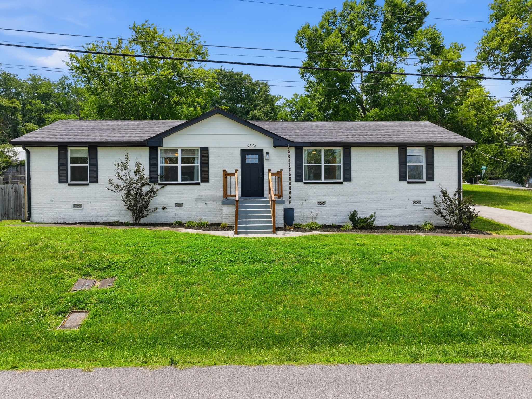 628 Maplewood Ln