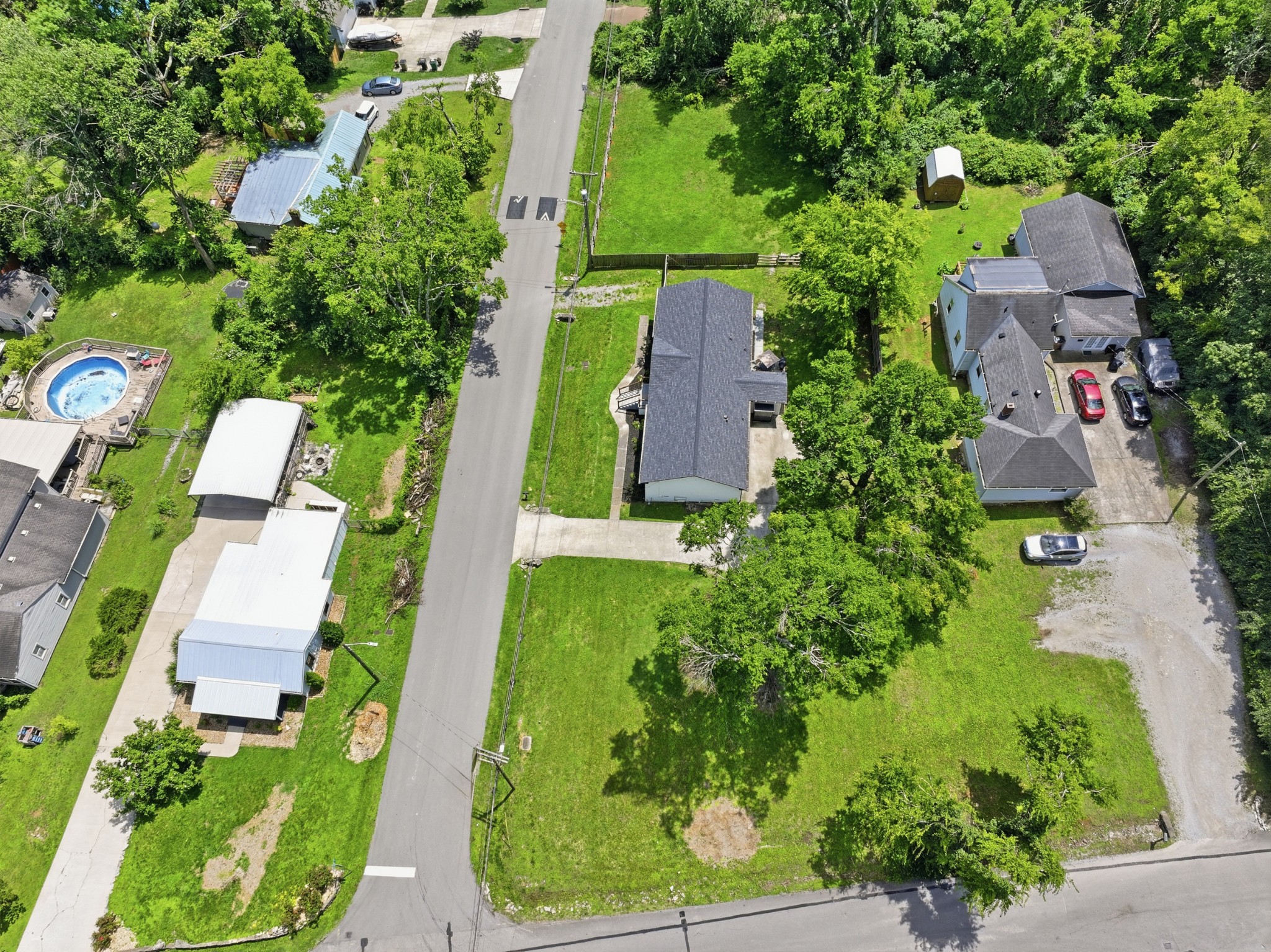 628 Maplewood Ln