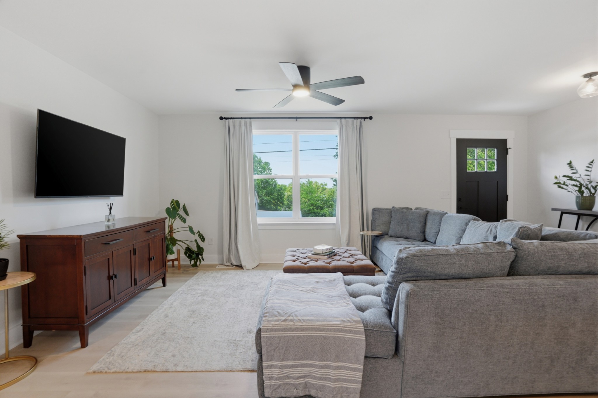 628 Maplewood Ln