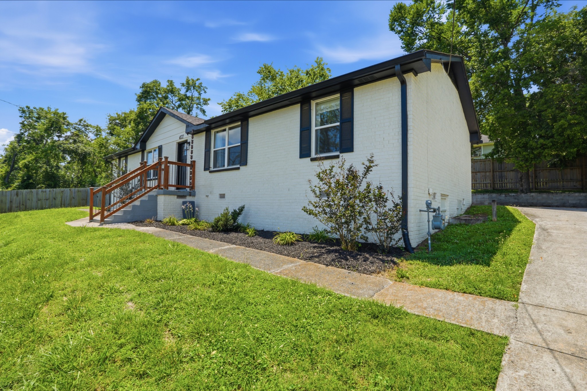 628 Maplewood Ln