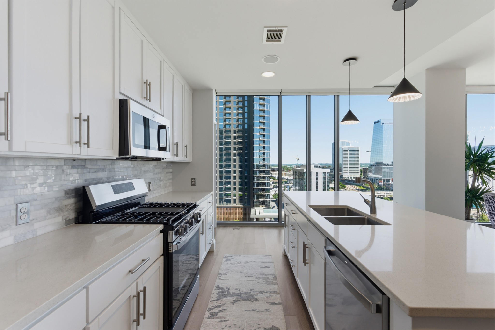 1212 Laurel St Unit: 1202
