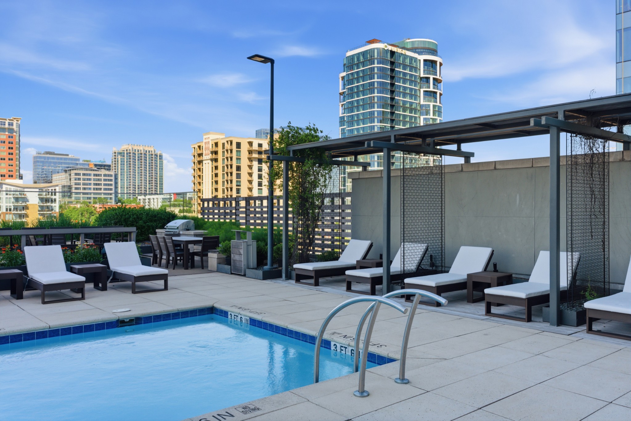 1212 Laurel St Unit: 1202