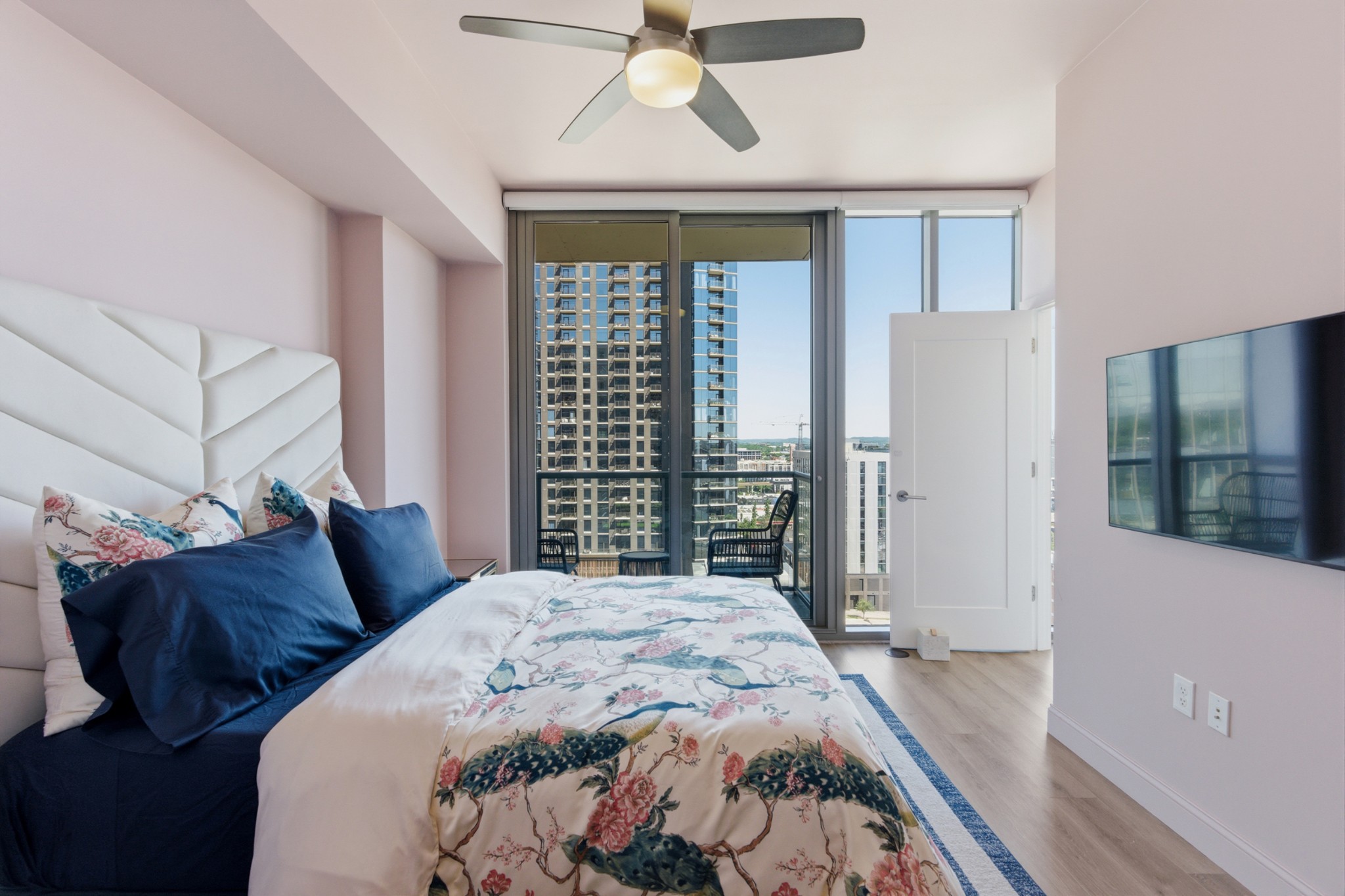 1212 Laurel St Unit: 1202