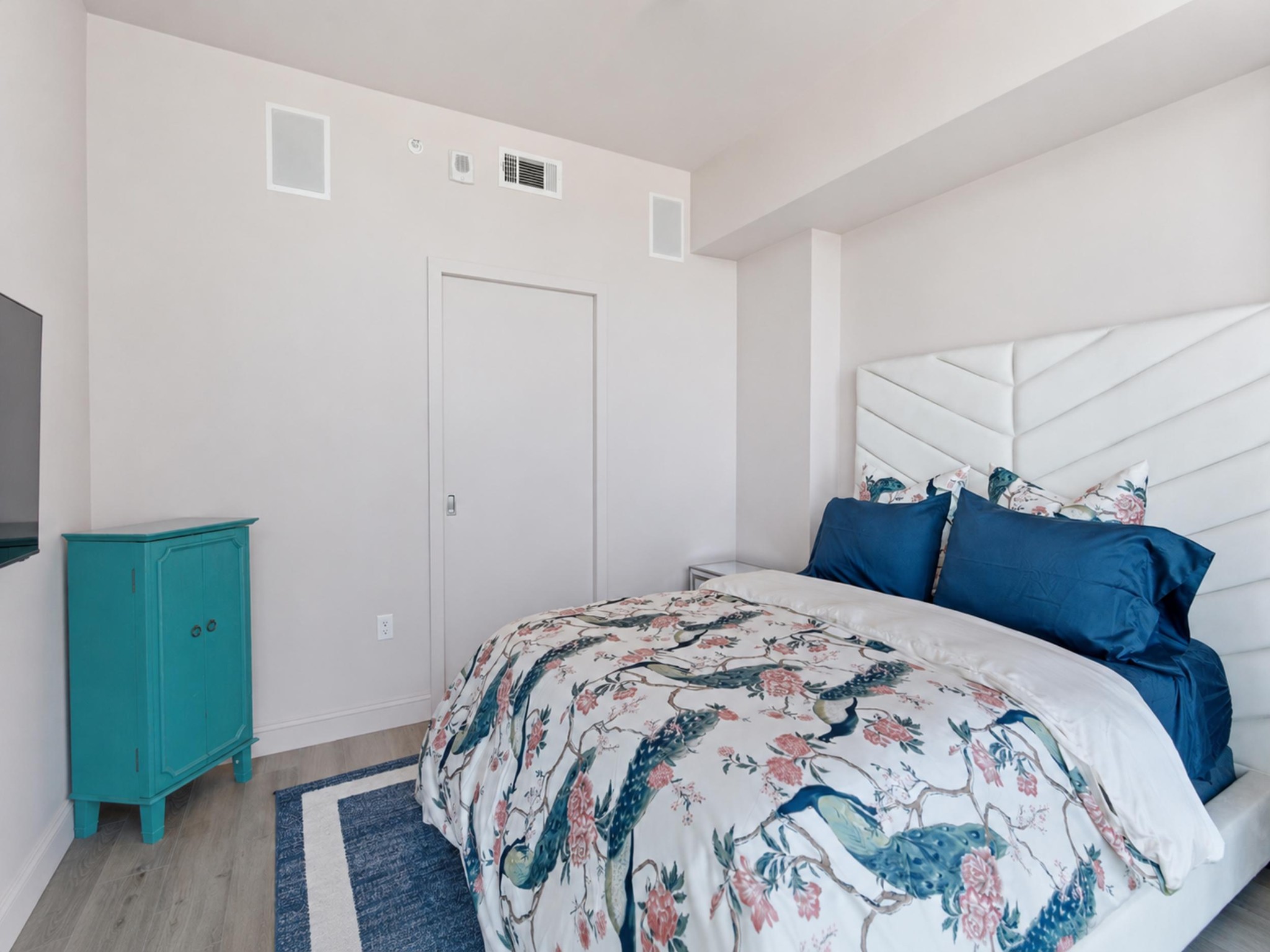 1212 Laurel St Unit: 1202