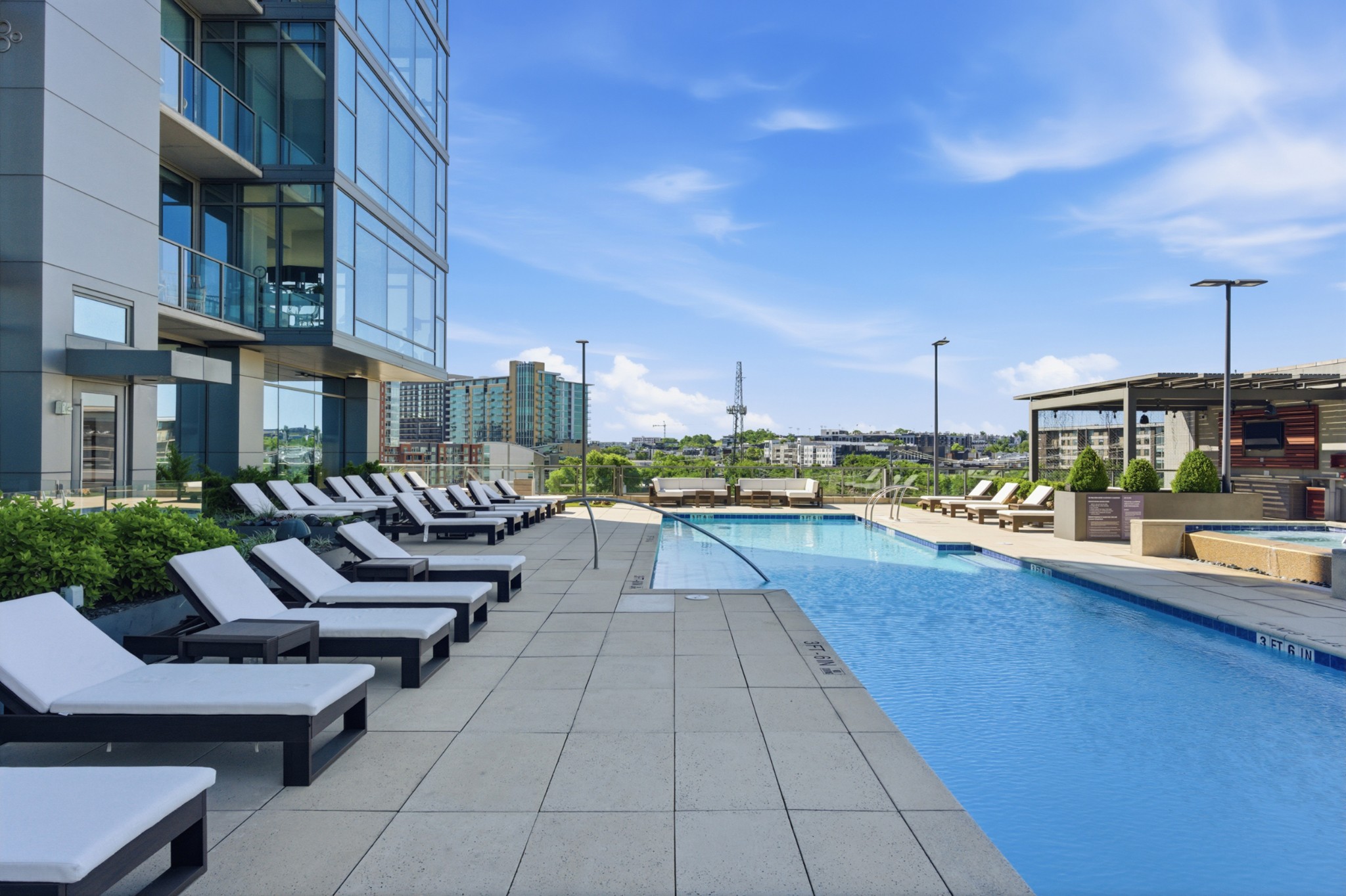 1212 Laurel St Unit: 1202