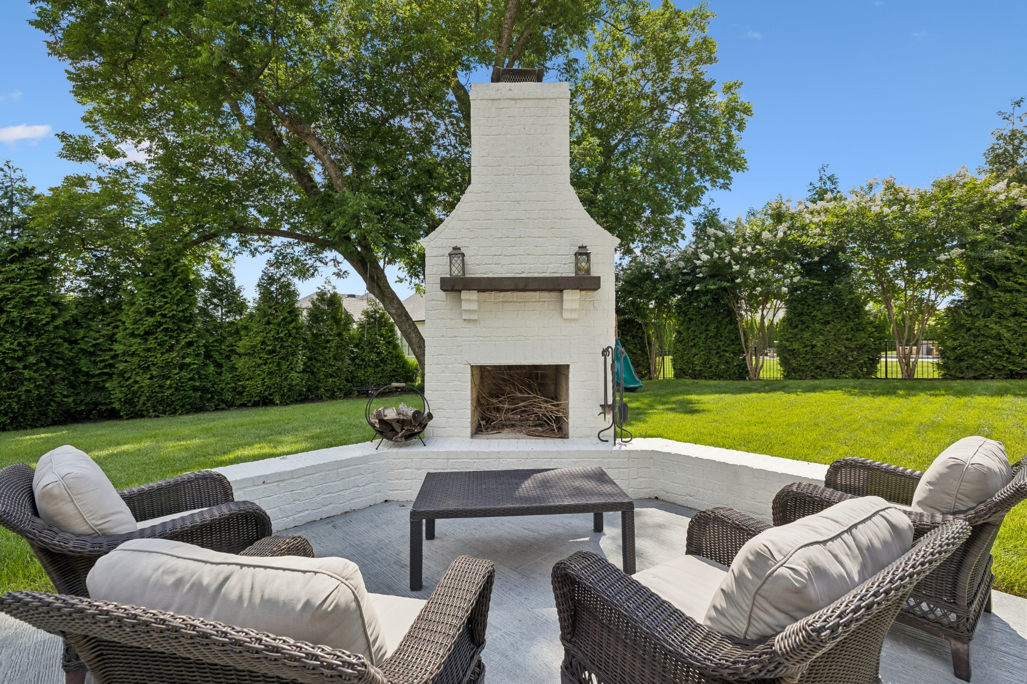 3601 Robbins Nest Rd