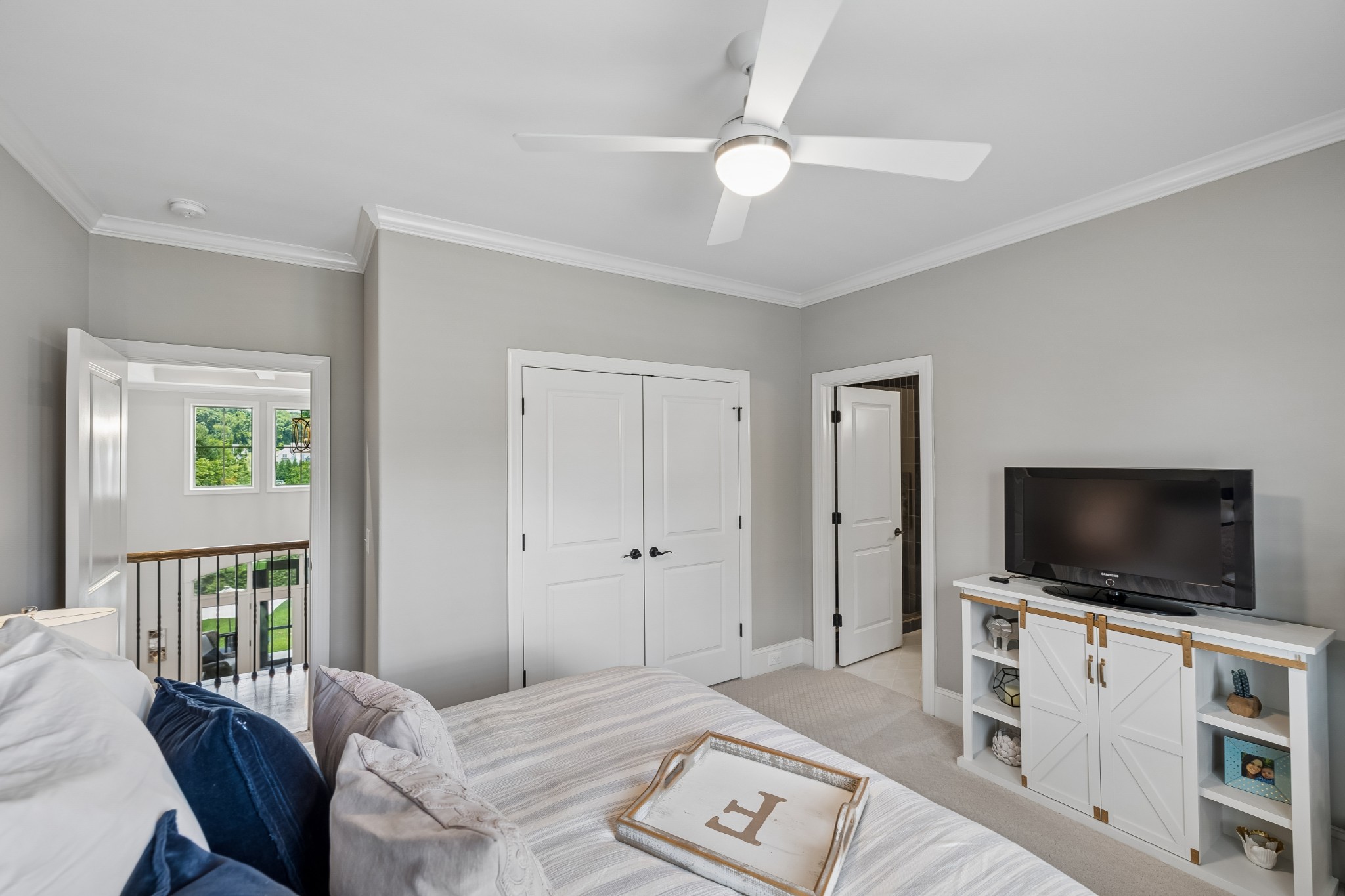 3601 Robbins Nest Rd