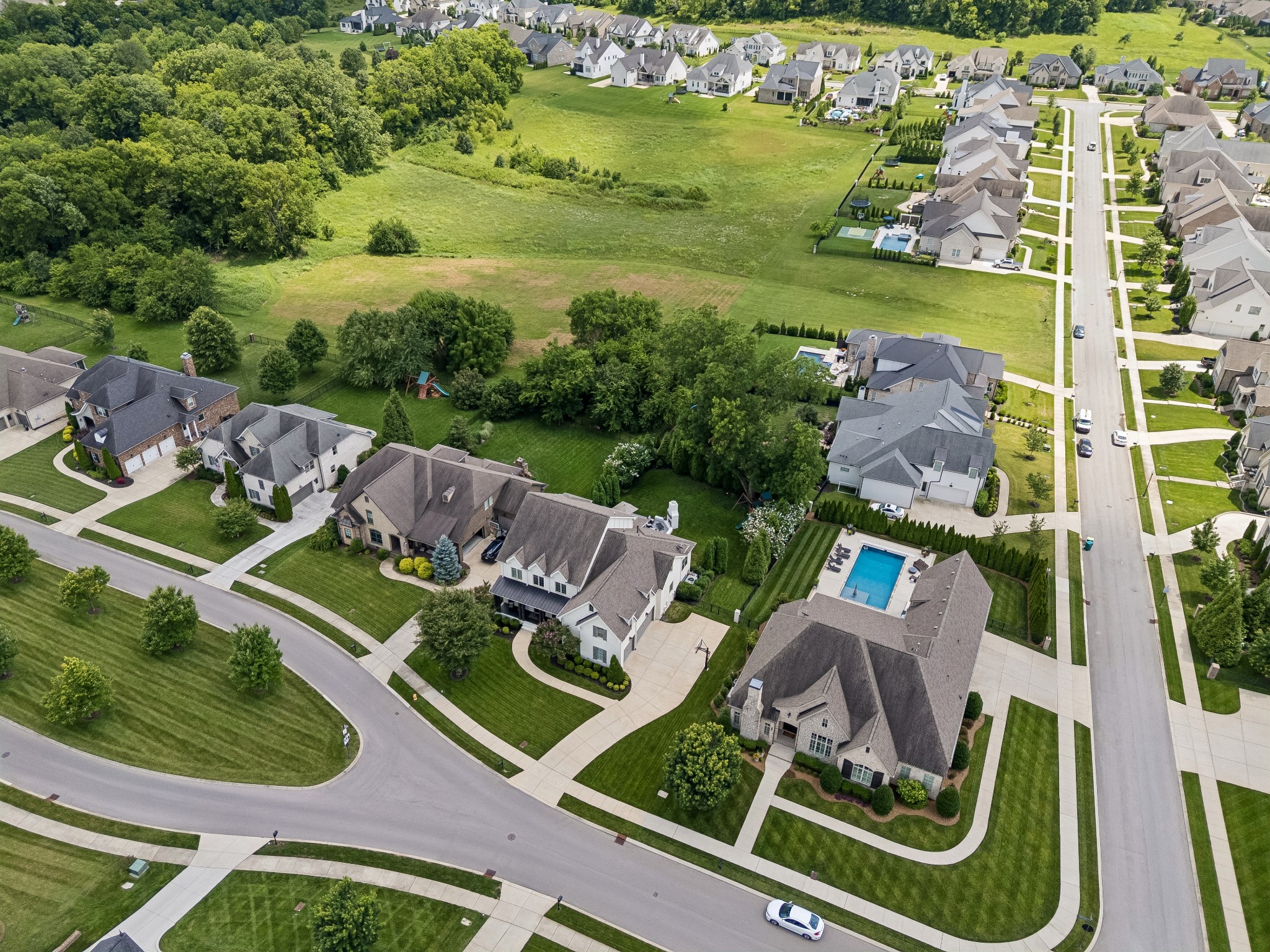 3601 Robbins Nest Rd