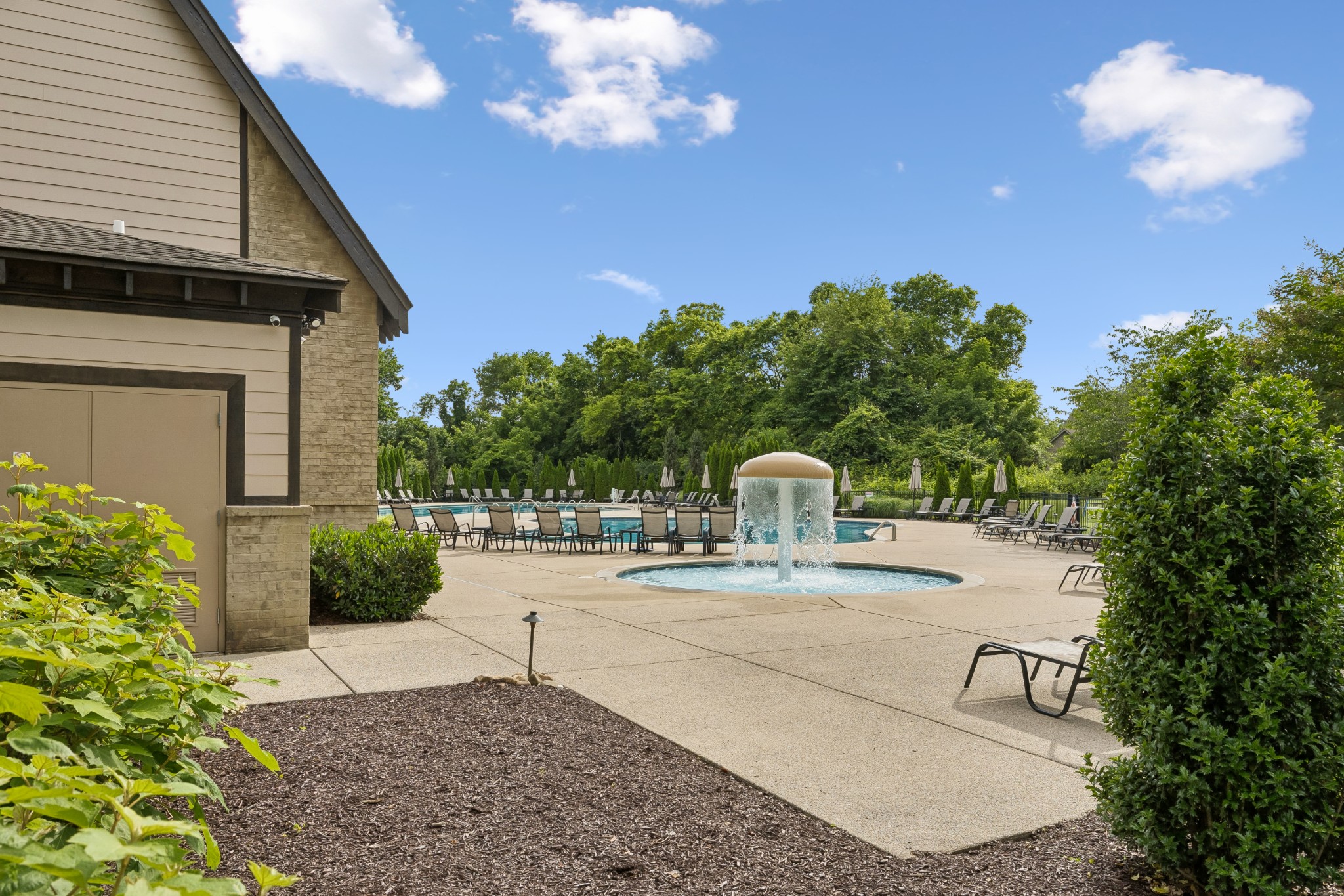 3601 Robbins Nest Rd