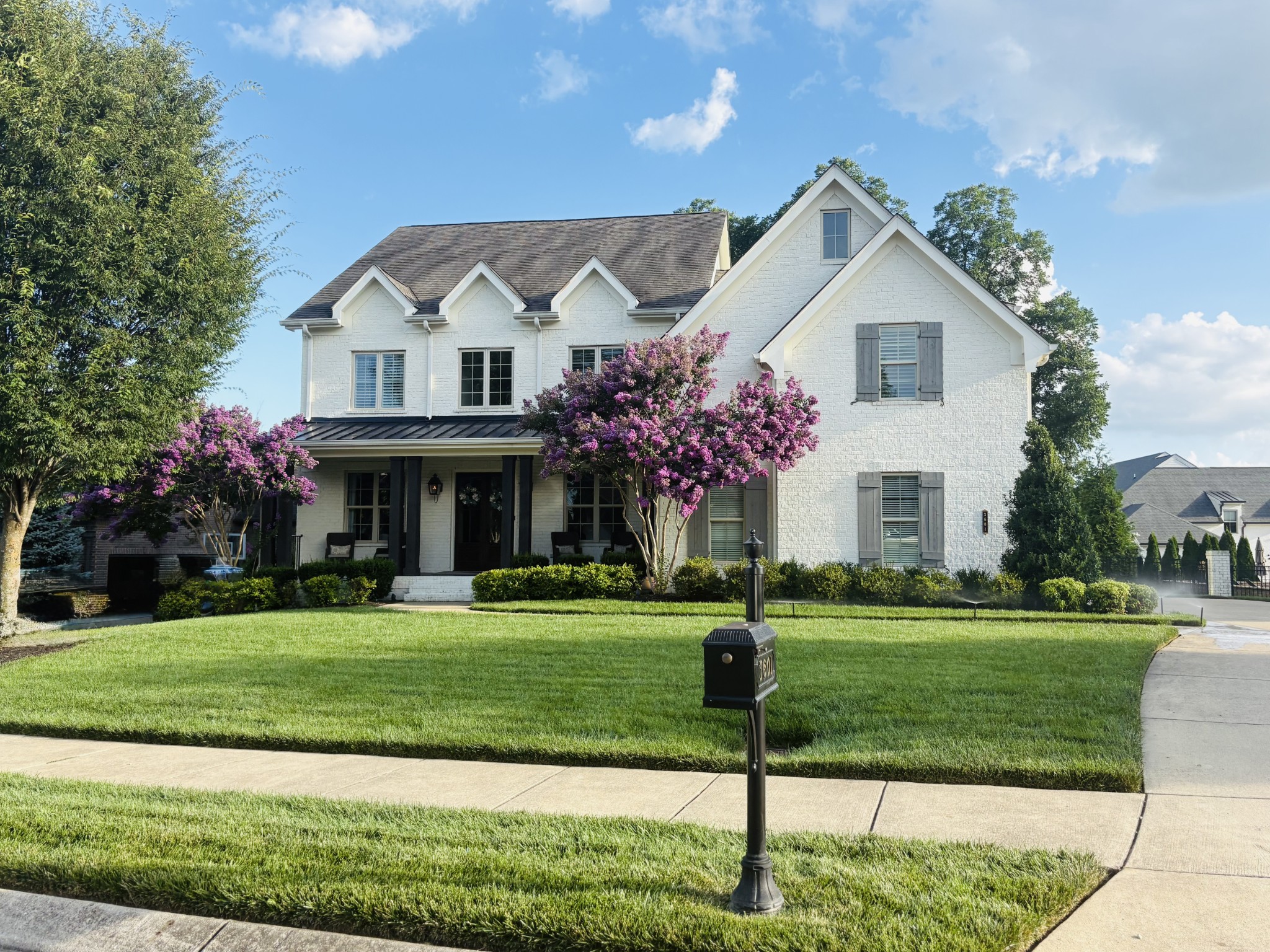 3601 Robbins Nest Rd