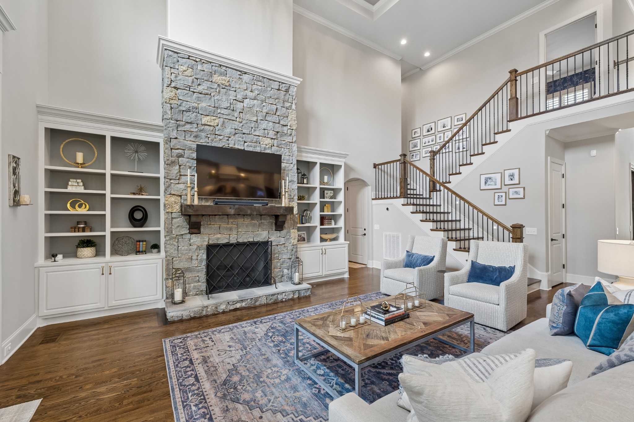 3601 Robbins Nest Rd