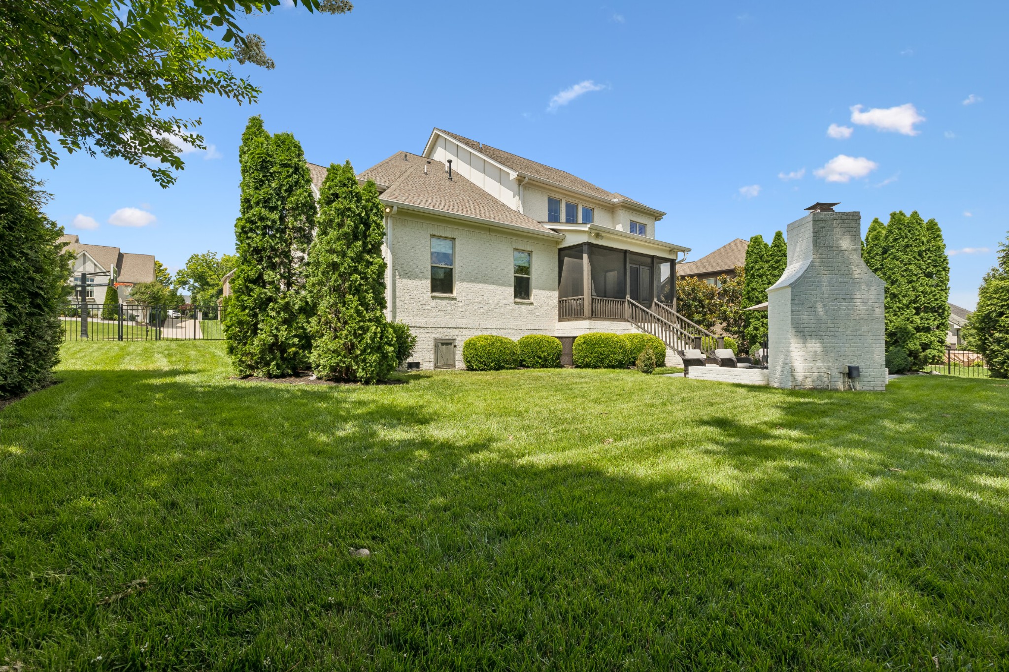 3601 Robbins Nest Rd