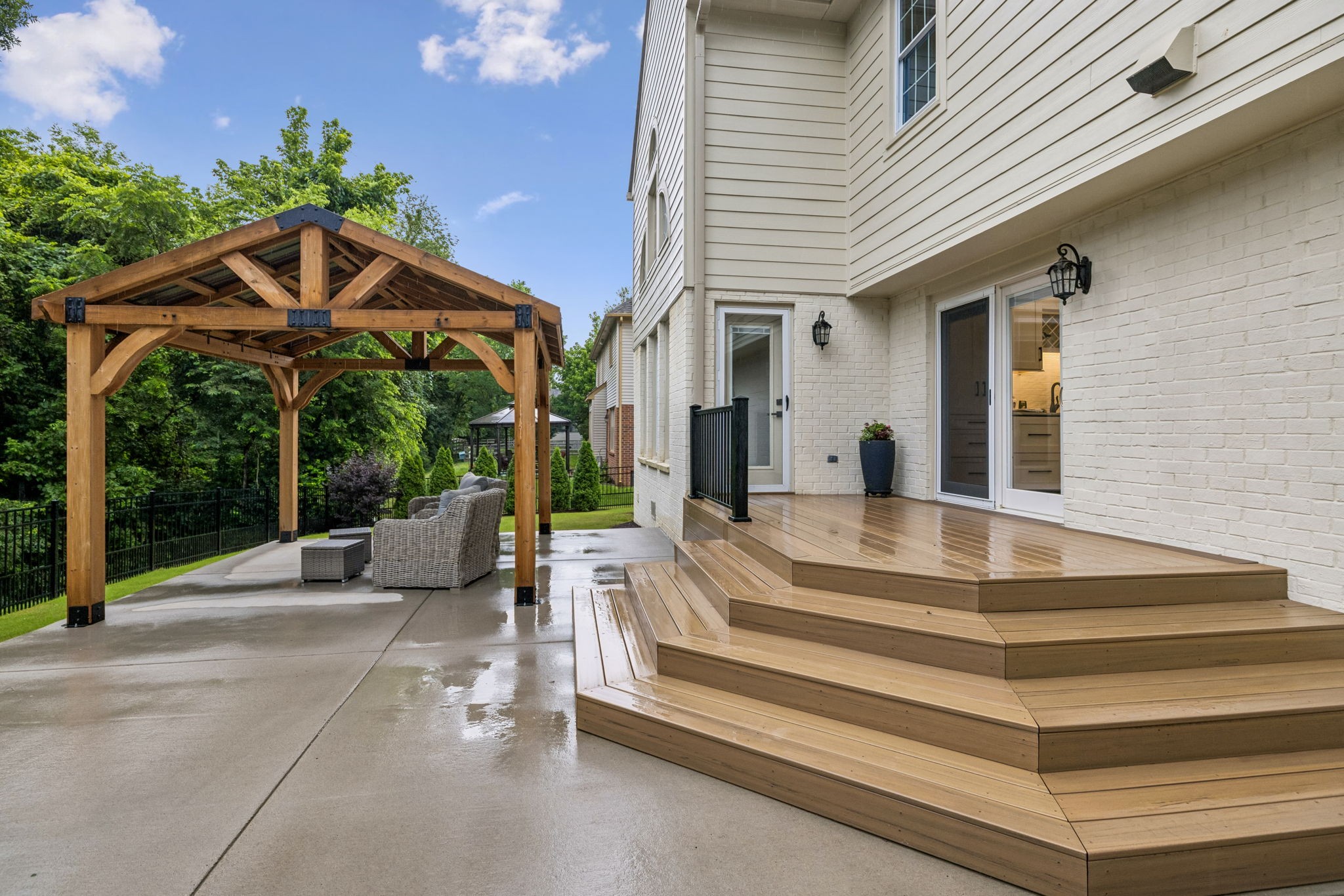 623 Rutherford Ln